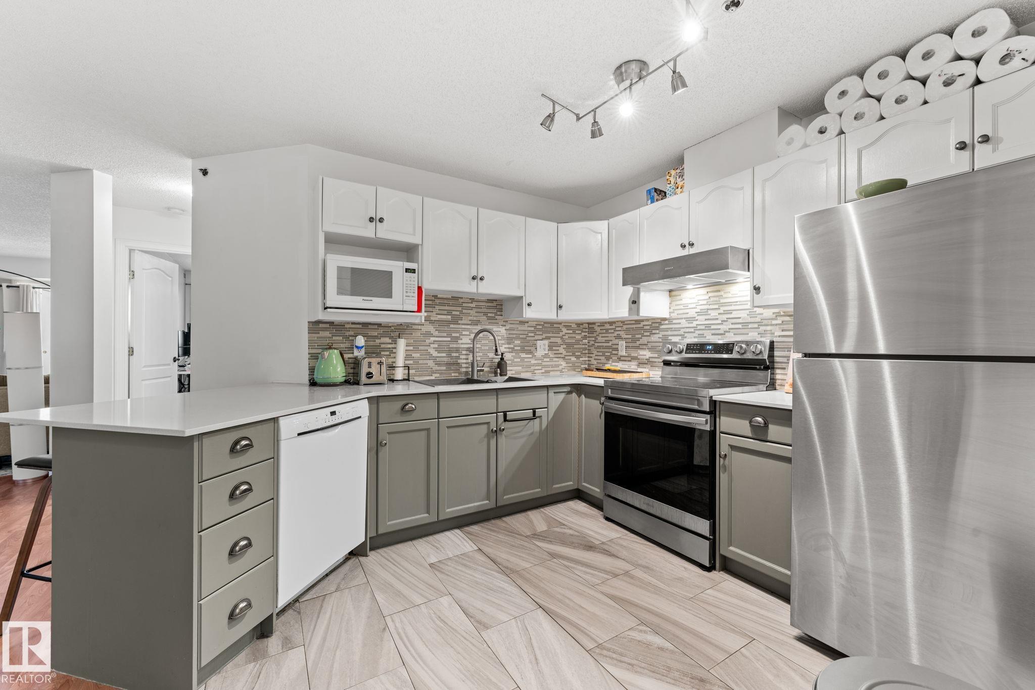 Photo 10 at 311 - 9640 105 Street NW, Rossdale, Edmonton