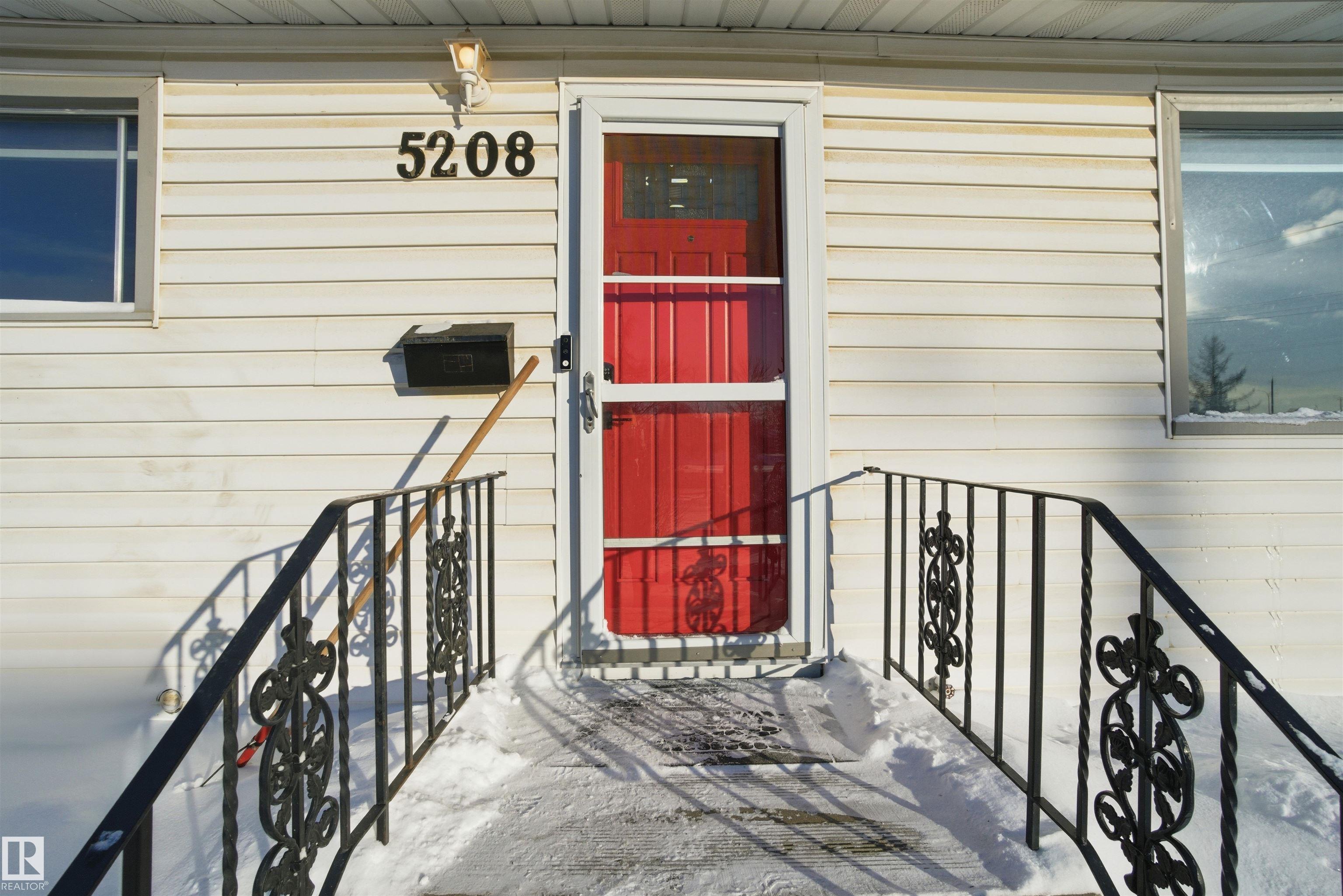 Photo 12 at 5208 90 Avenue NW, Ottewell, Edmonton