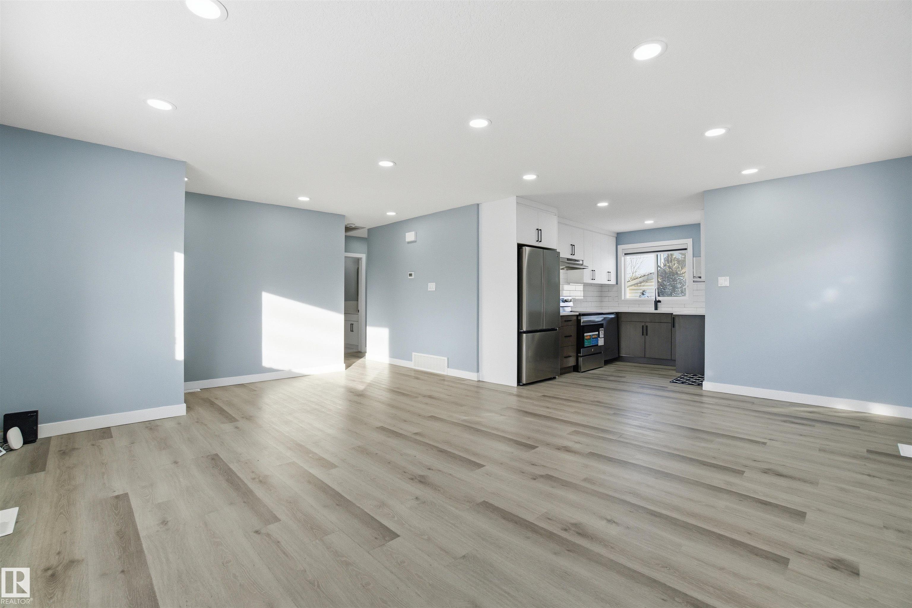 Photo 18 at 5208 90 Avenue NW, Ottewell, Edmonton