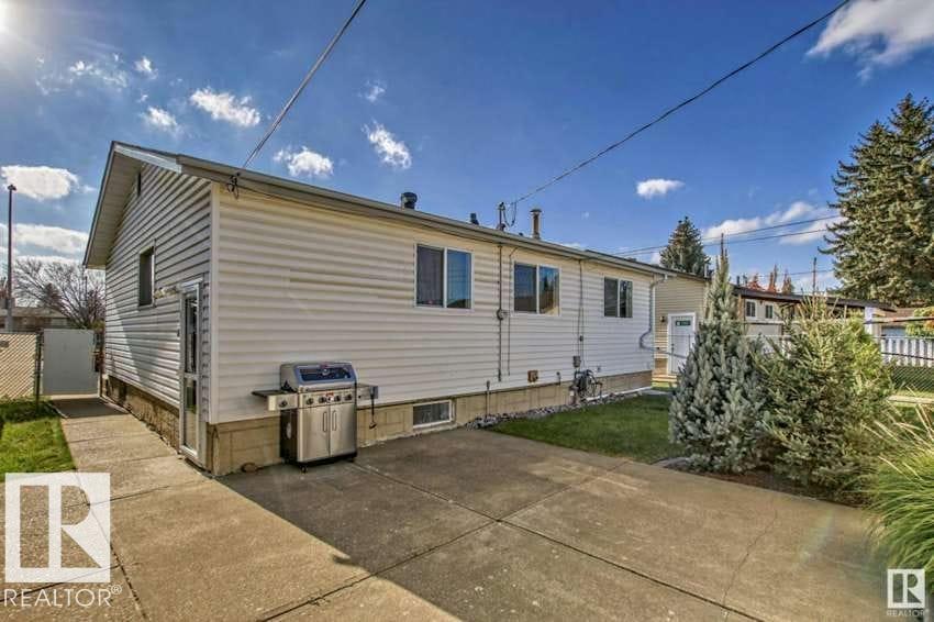 Photo 70 at 5208 90 Avenue NW, Ottewell, Edmonton