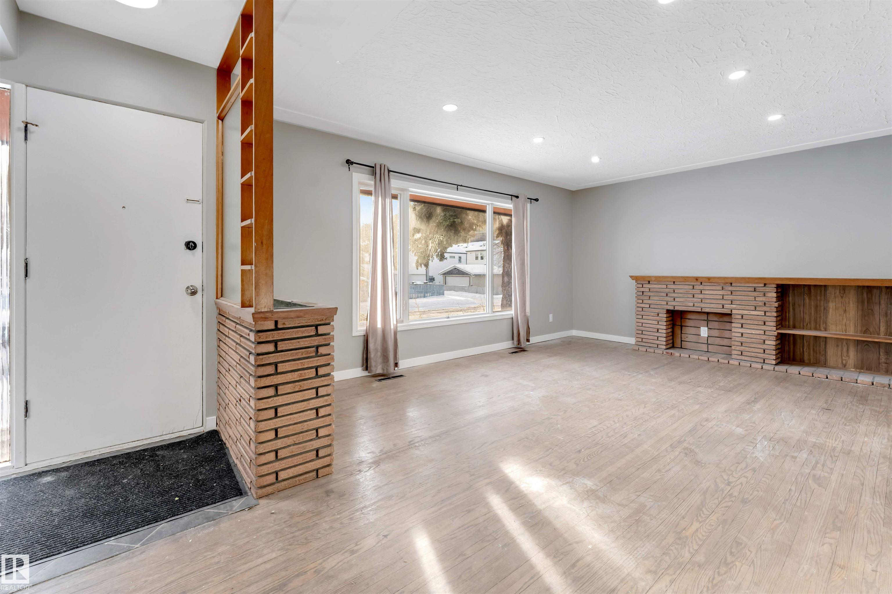 Photo 18 at 12202 45 Street NW, Bergman, Edmonton