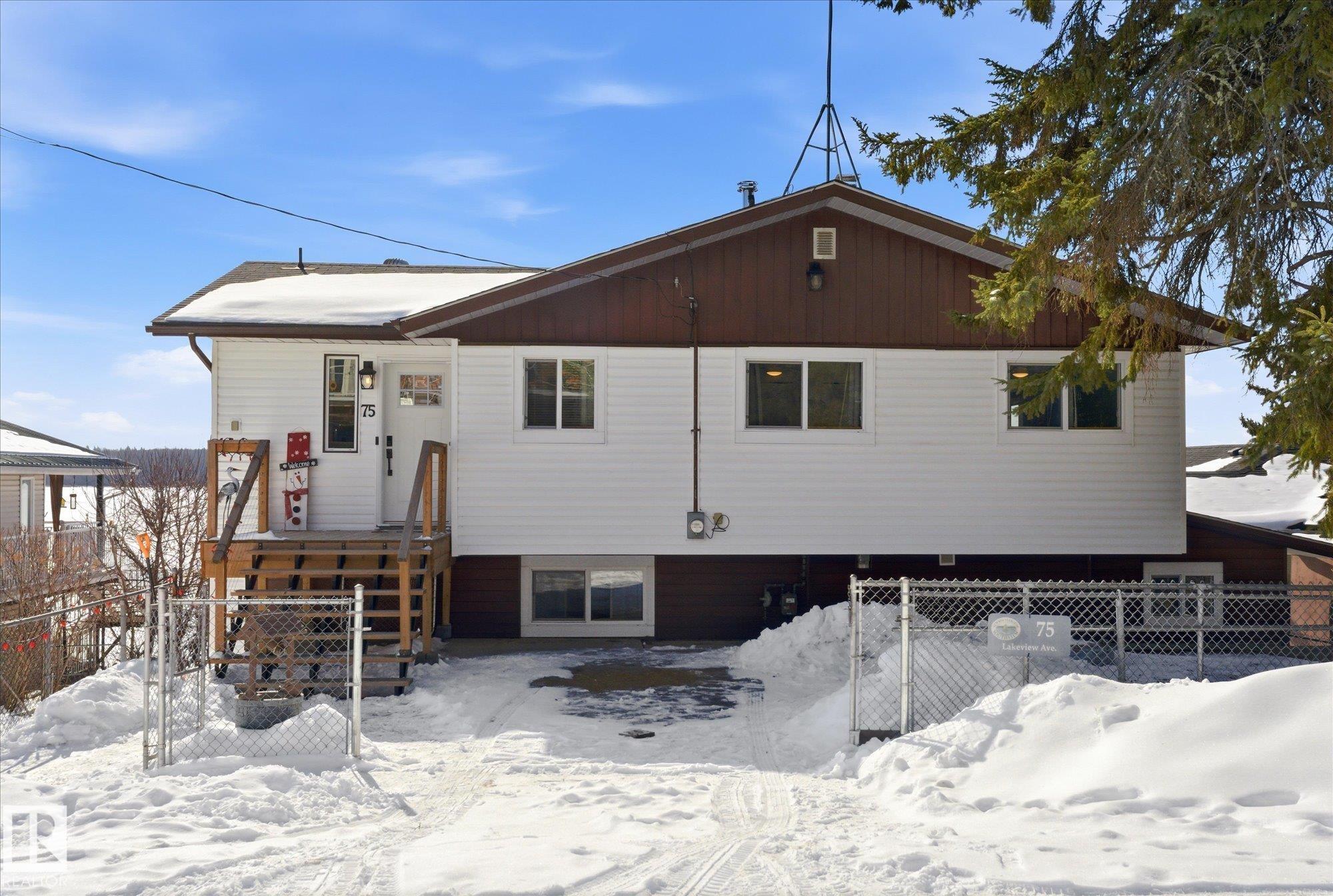 Photo 2 at 75 Lakeshore Av South View, South View, Rural Lac Ste. Anne County