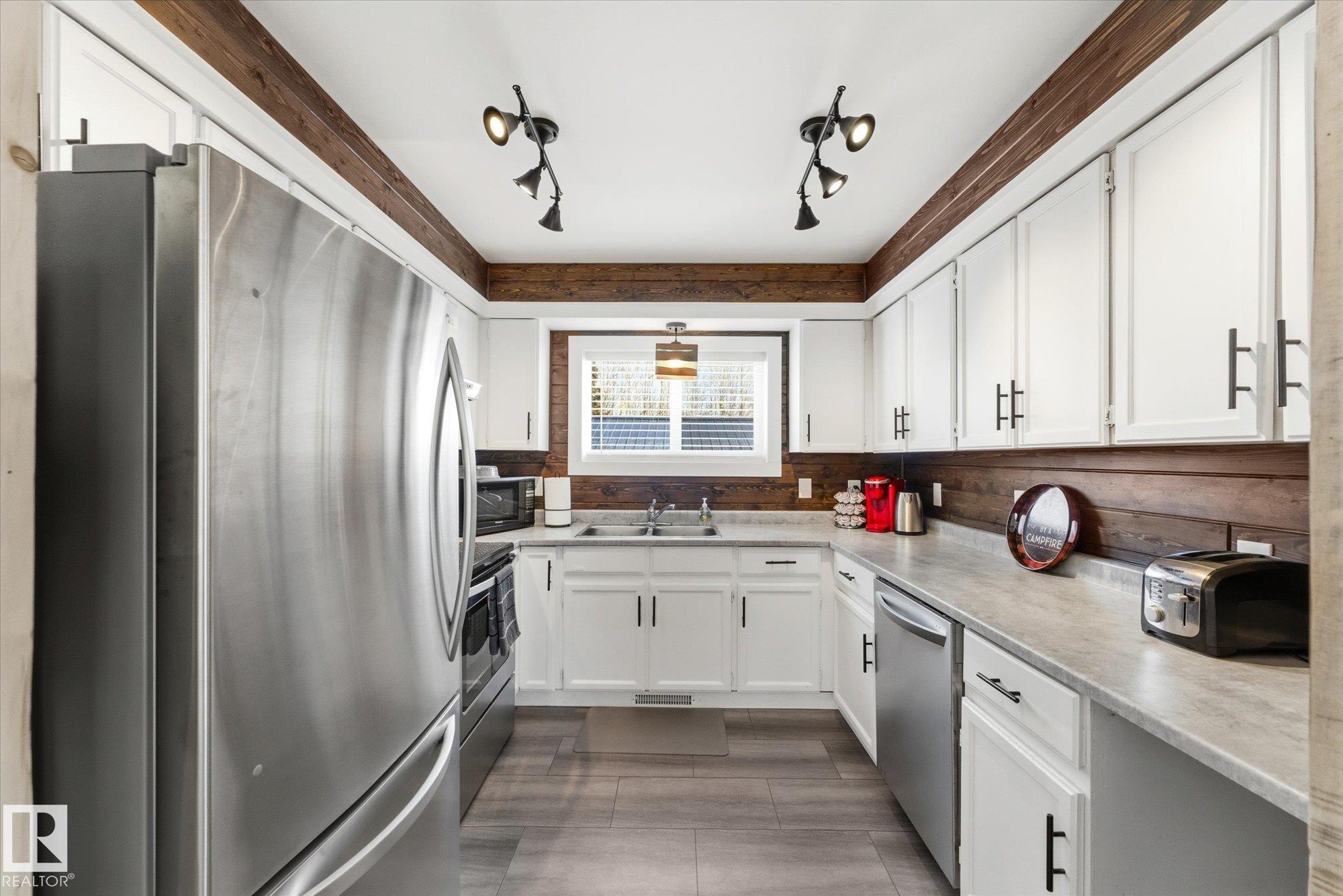 Photo 19 at 75 Lakeshore Av South View, South View, Rural Lac Ste. Anne County