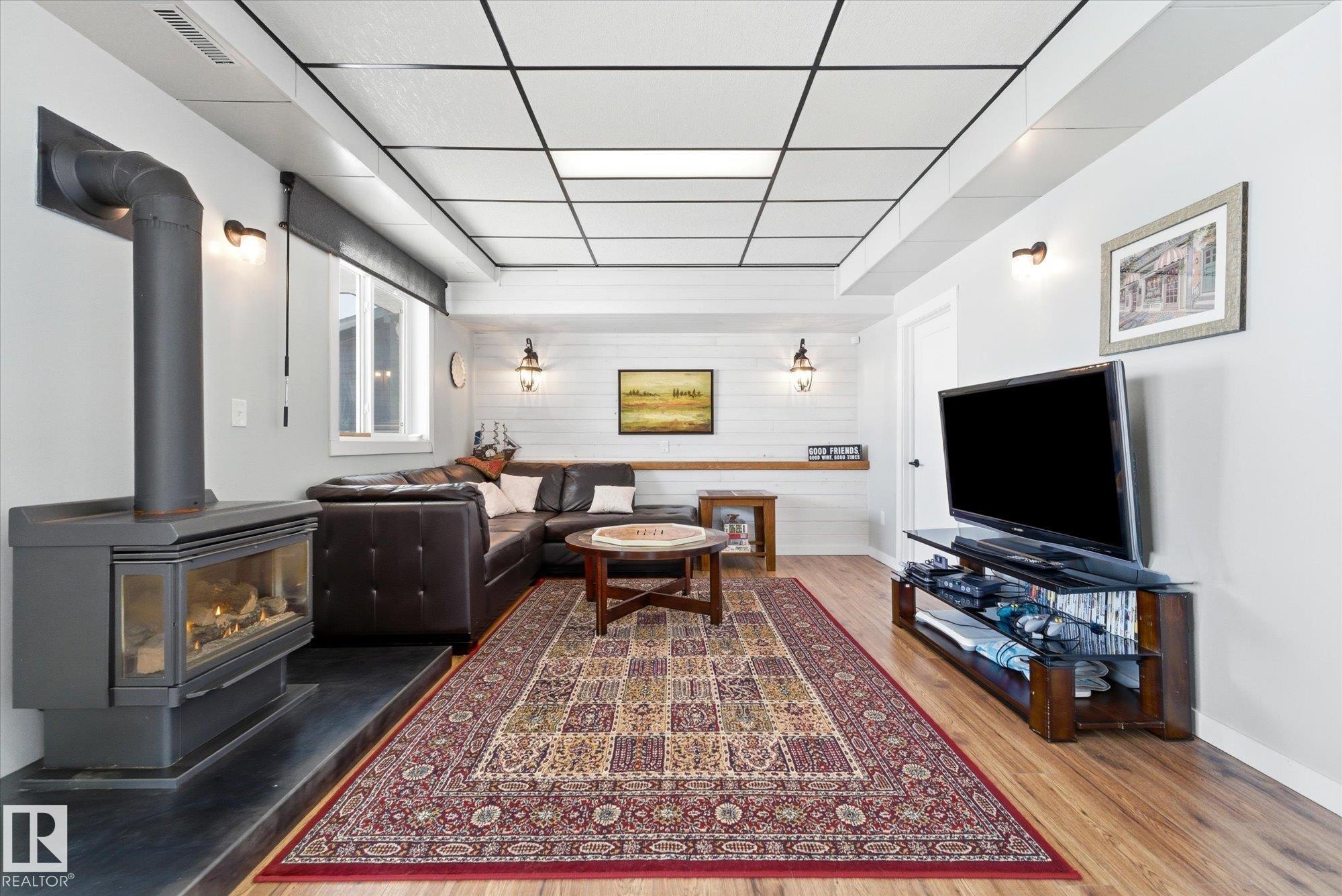 Photo 39 at 75 Lakeshore Av South View, South View, Rural Lac Ste. Anne County