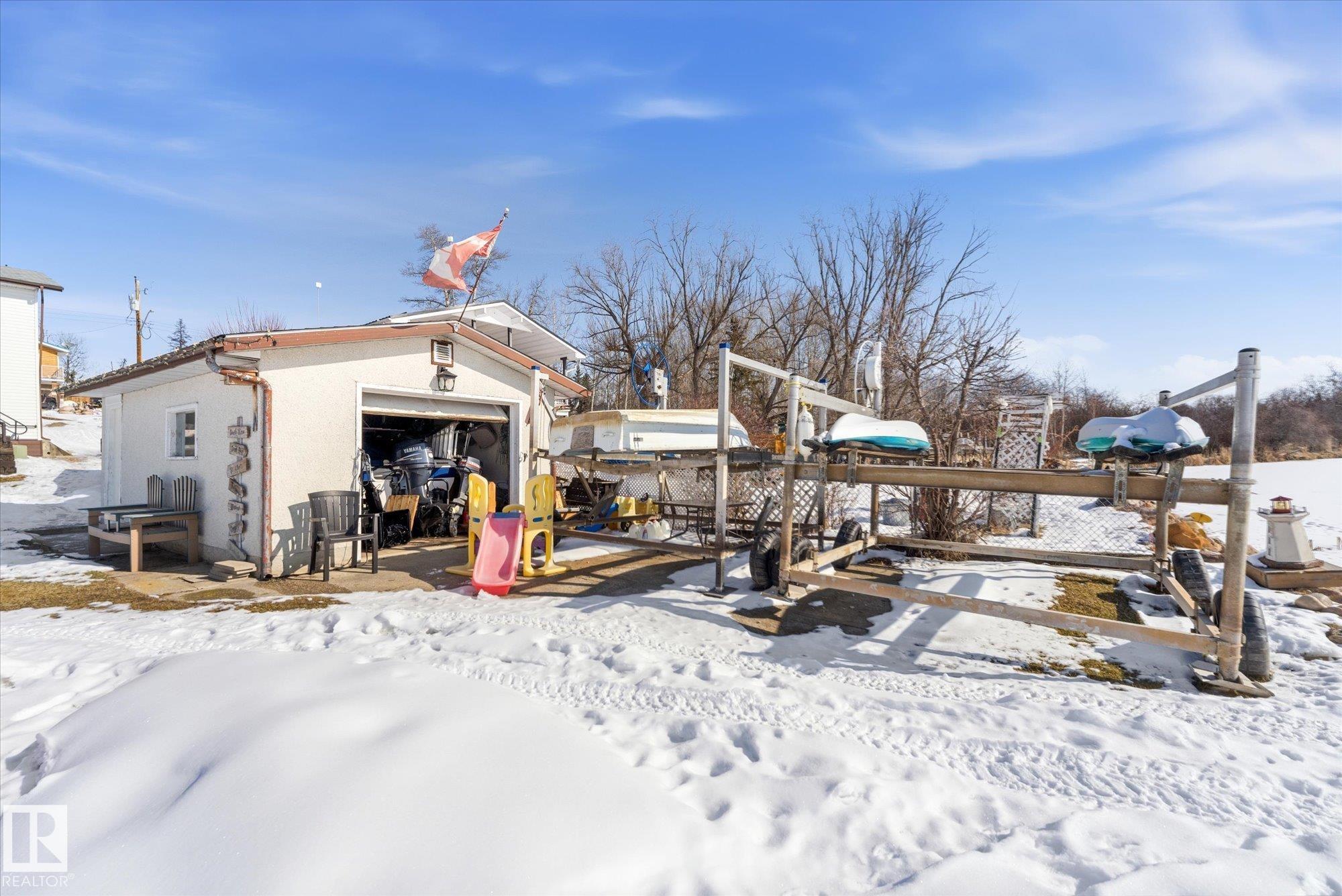 Photo 61 at 75 Lakeshore Av South View, South View, Rural Lac Ste. Anne County