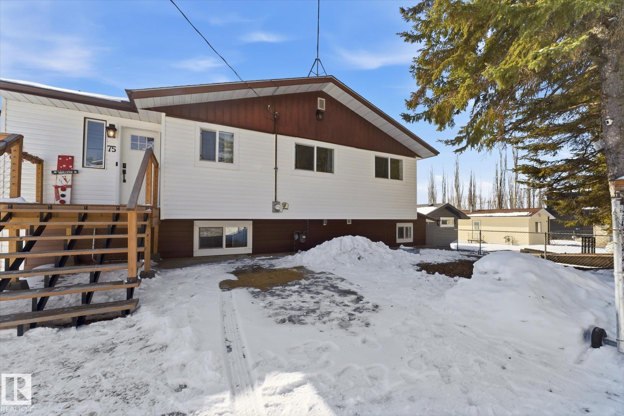 Photo 9 at 75 Lakeshore Av South View, South View, Rural Lac Ste. Anne County