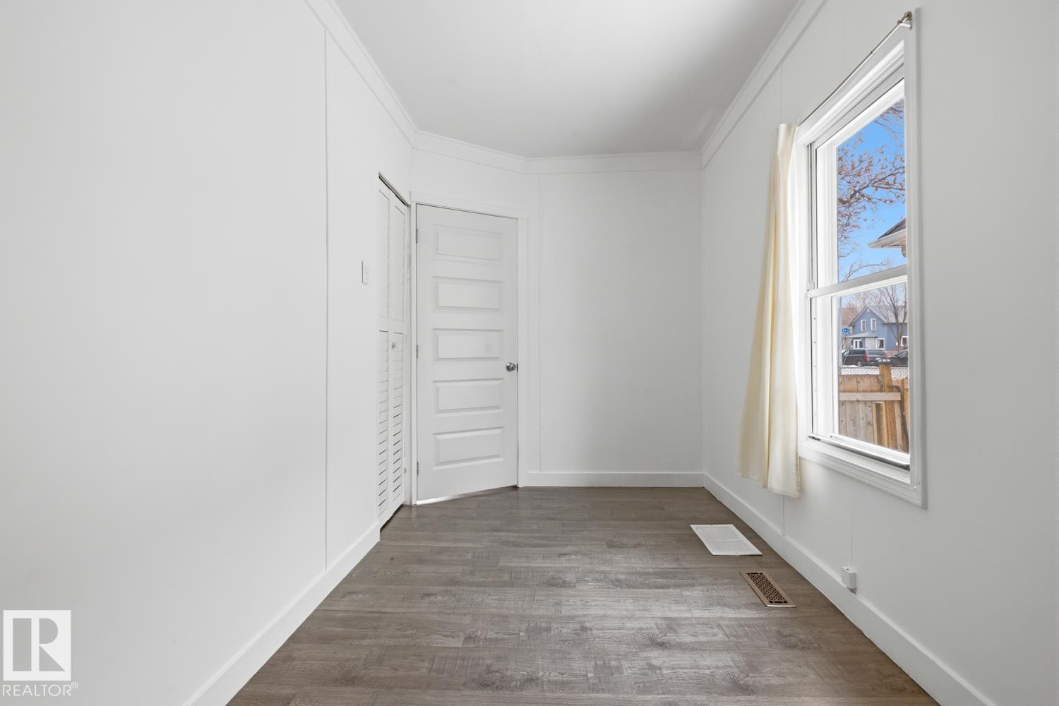 Photo 13 at 10927 93 Street NW, Mccauley, Edmonton