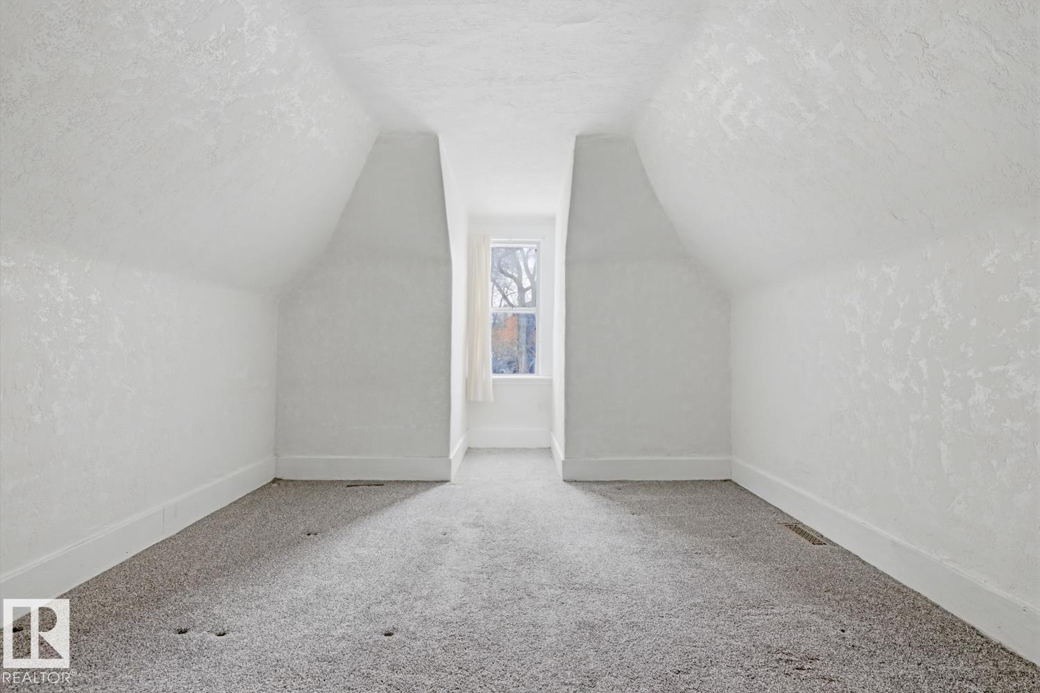 Photo 15 at 10927 93 Street NW, Mccauley, Edmonton