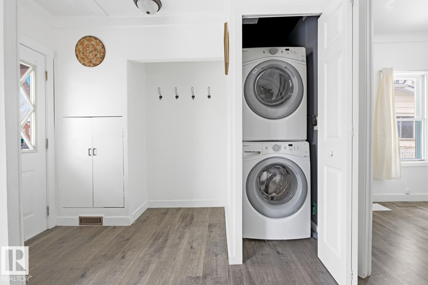 Photo 10 at 10927 93 Street NW, Mccauley, Edmonton