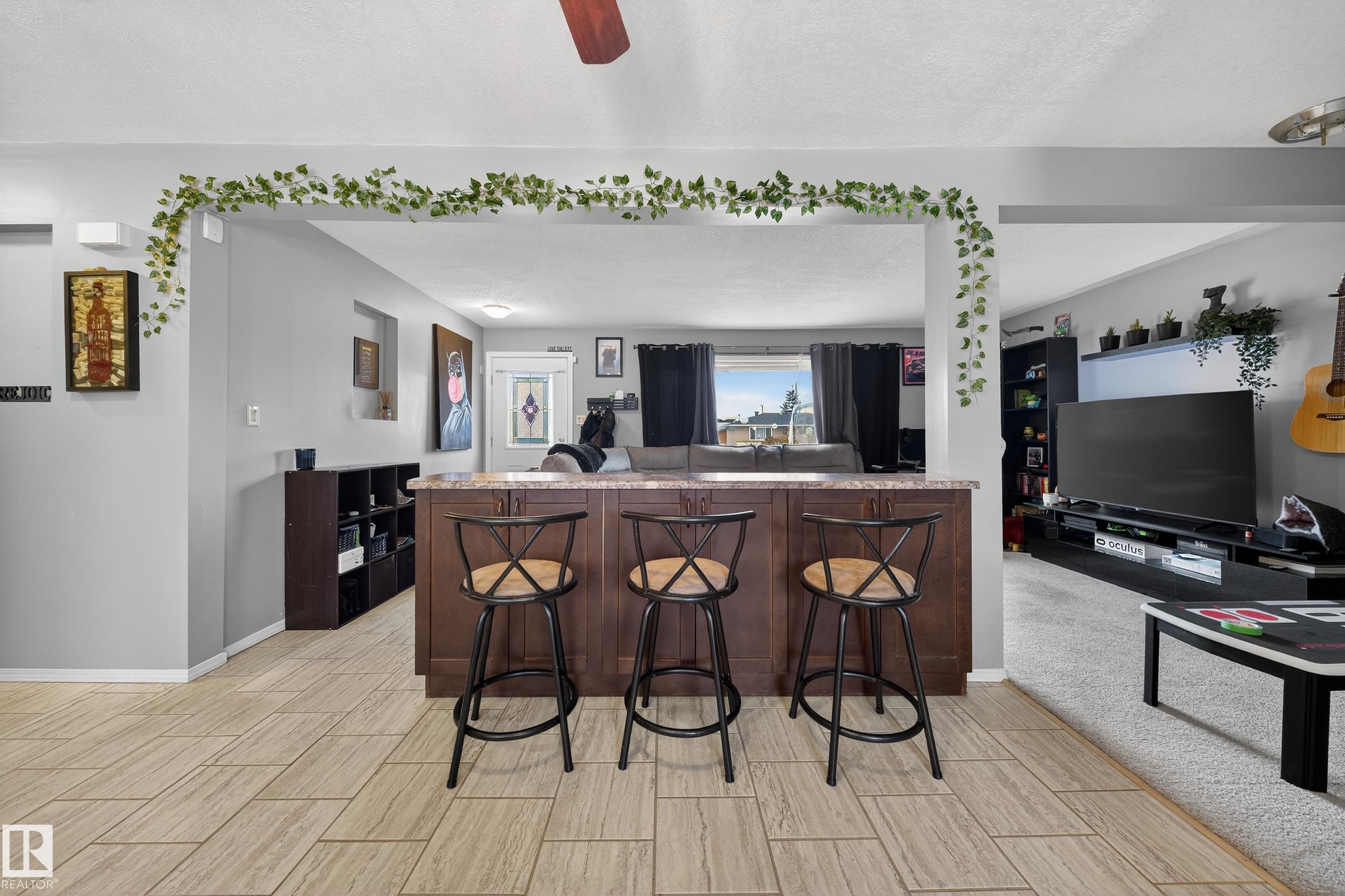 Photo 10 at 10520 52 Avenue NW, Pleasantview, Edmonton