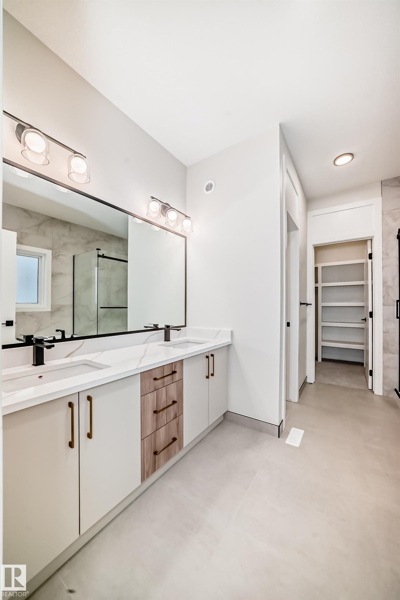 Photo 18 at 7023 Kiviaq Crescent SW, Keswick, Edmonton