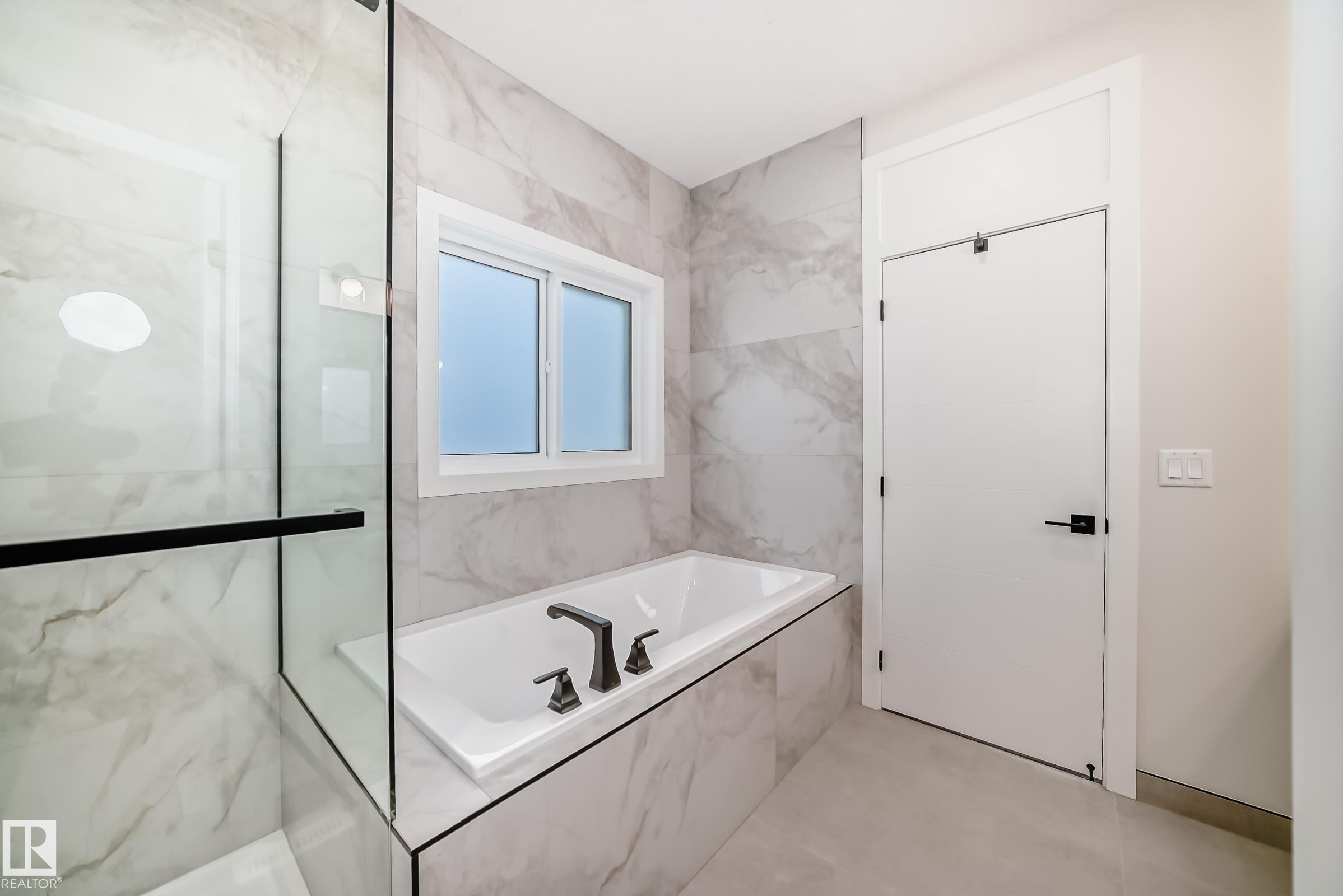 Photo 19 at 7023 Kiviaq Crescent SW, Keswick, Edmonton