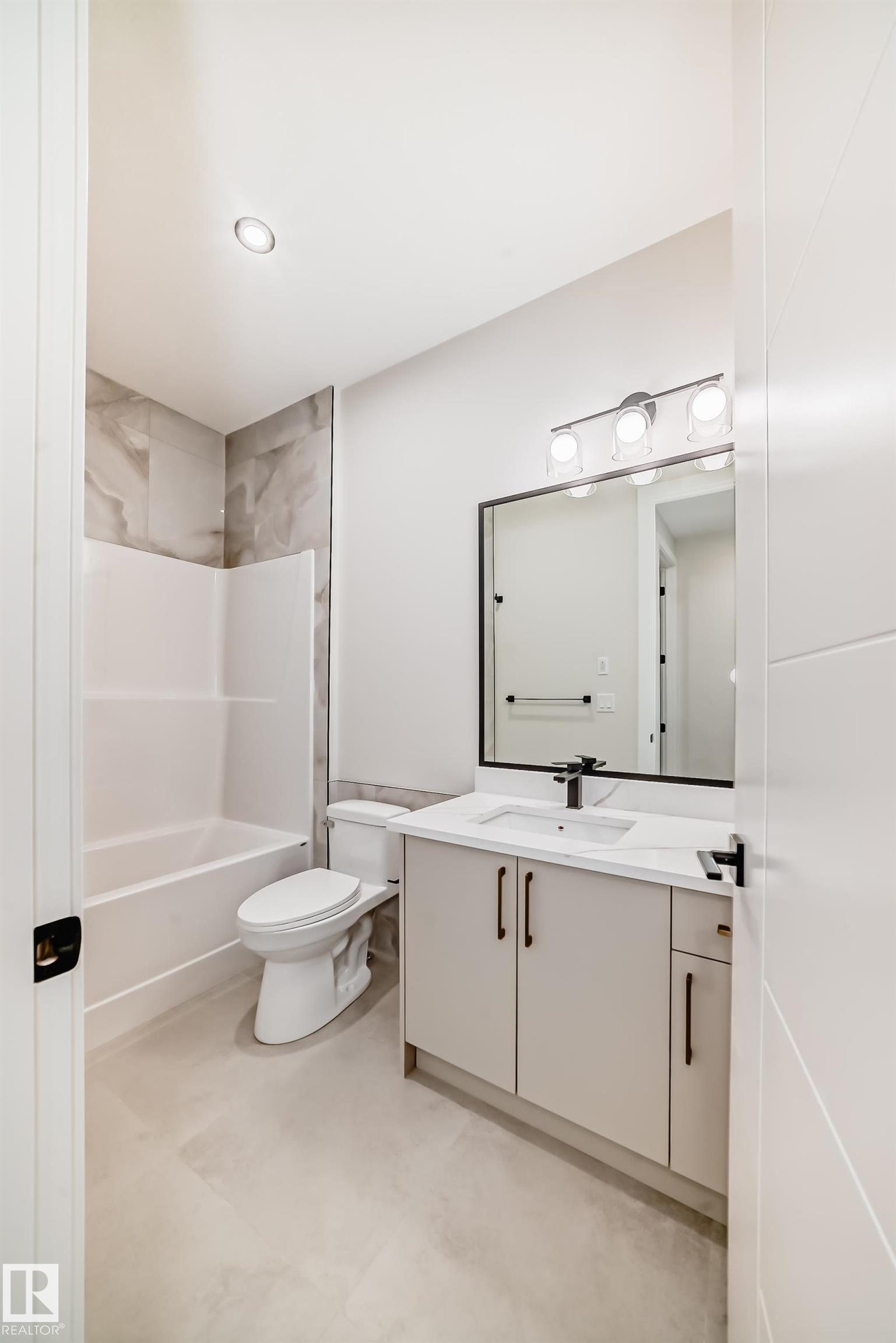 Photo 20 at 7023 Kiviaq Crescent SW, Keswick, Edmonton