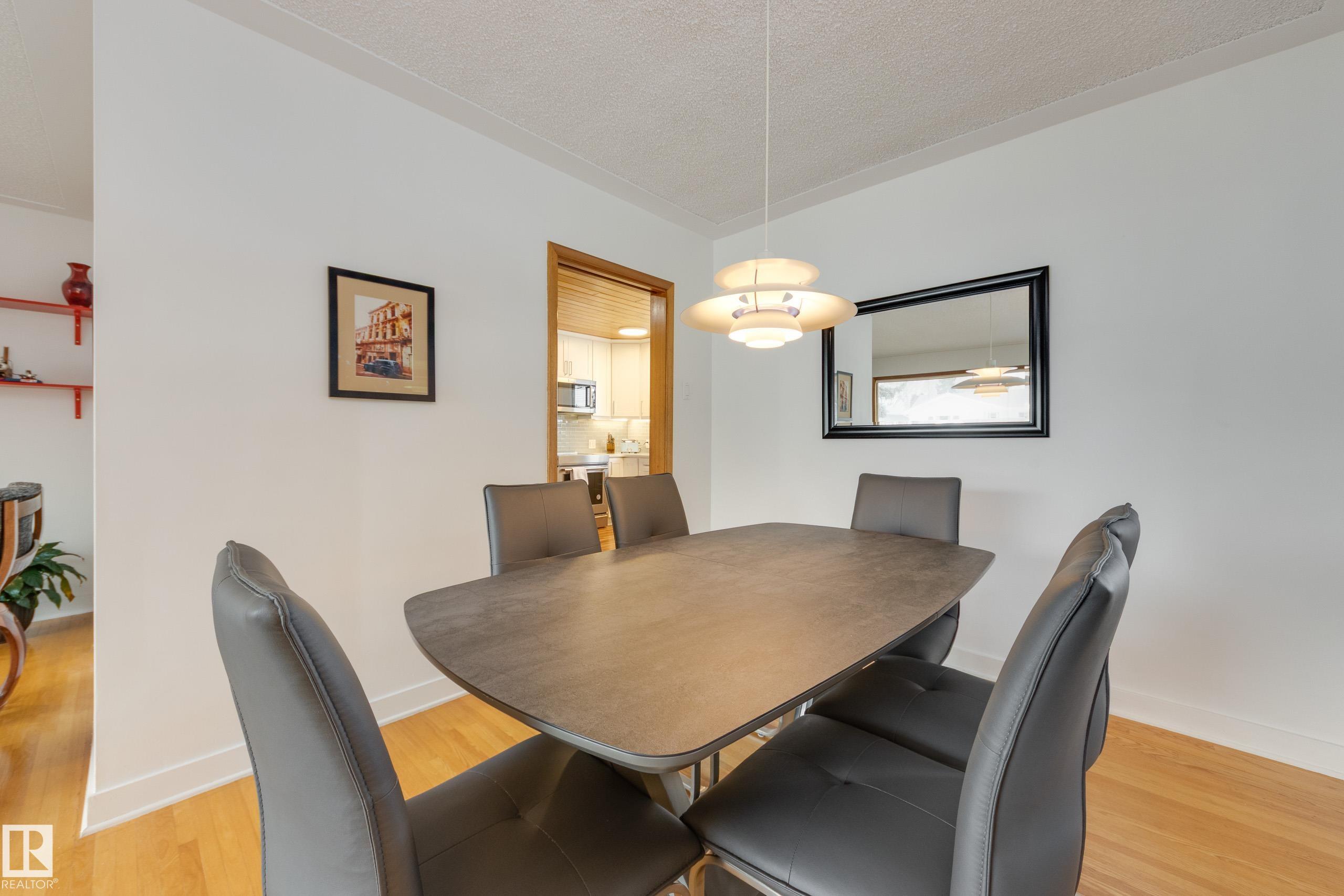 Photo 15 at 15702 89a Avenue NW, Meadowlark Park, Edmonton