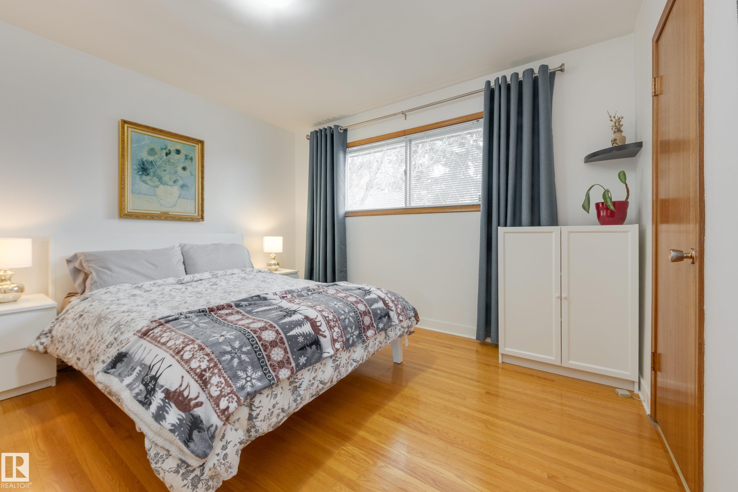 Photo 20 at 15702 89a Avenue NW, Meadowlark Park, Edmonton