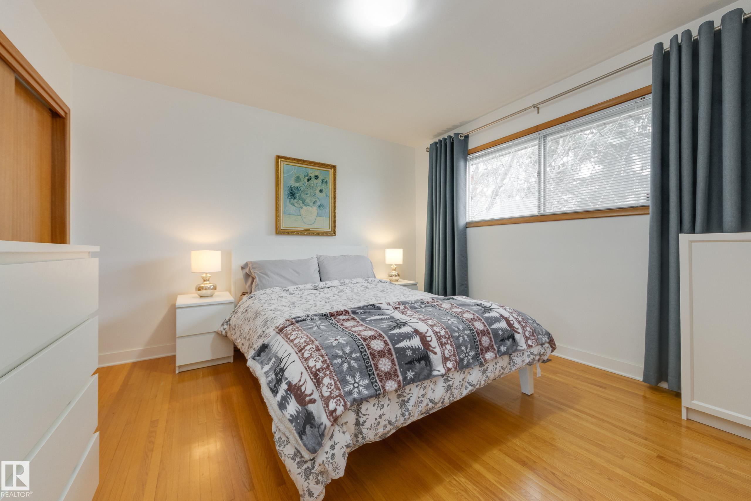 Photo 21 at 15702 89a Avenue NW, Meadowlark Park, Edmonton