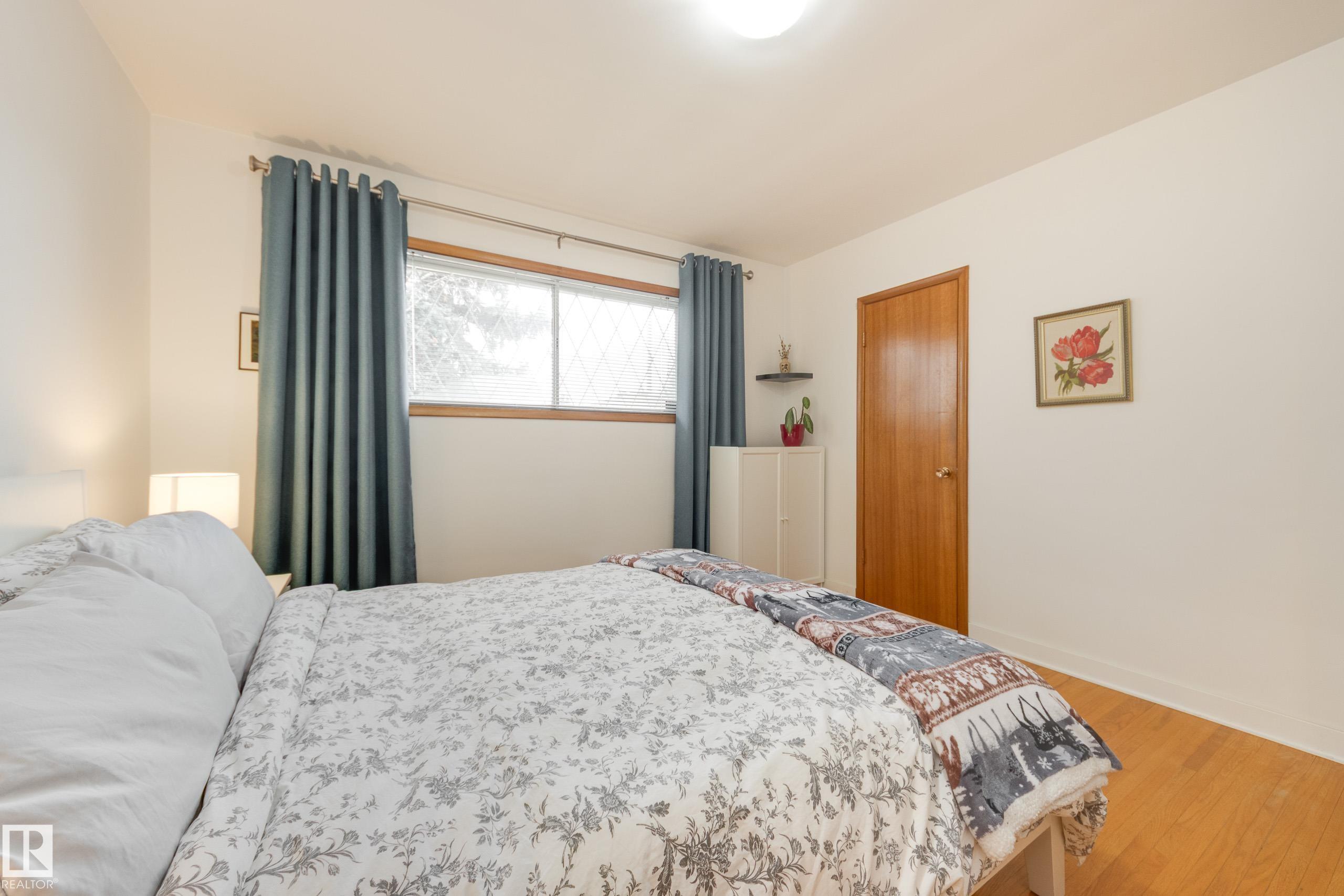 Photo 23 at 15702 89a Avenue NW, Meadowlark Park, Edmonton