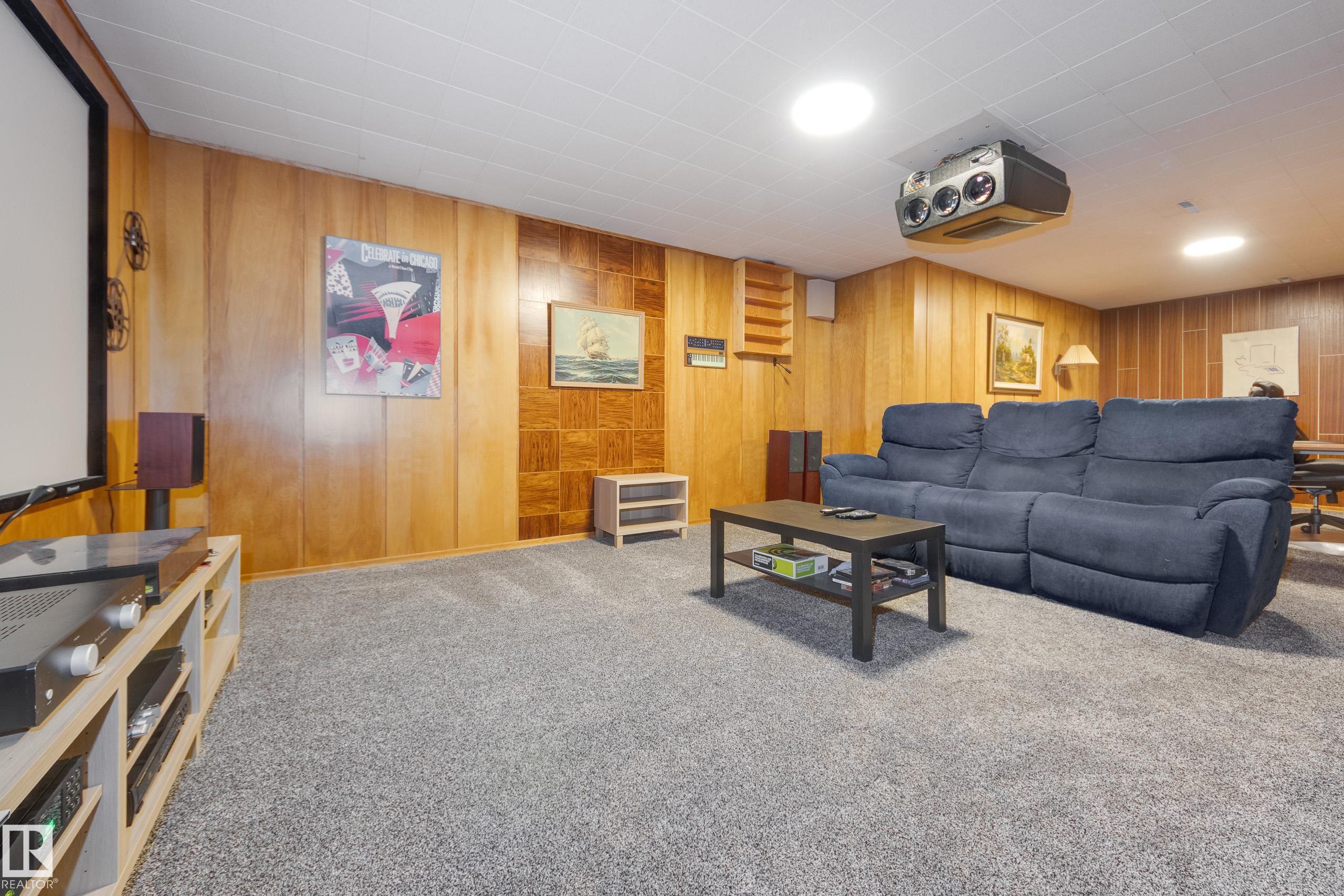 Photo 36 at 15702 89a Avenue NW, Meadowlark Park, Edmonton