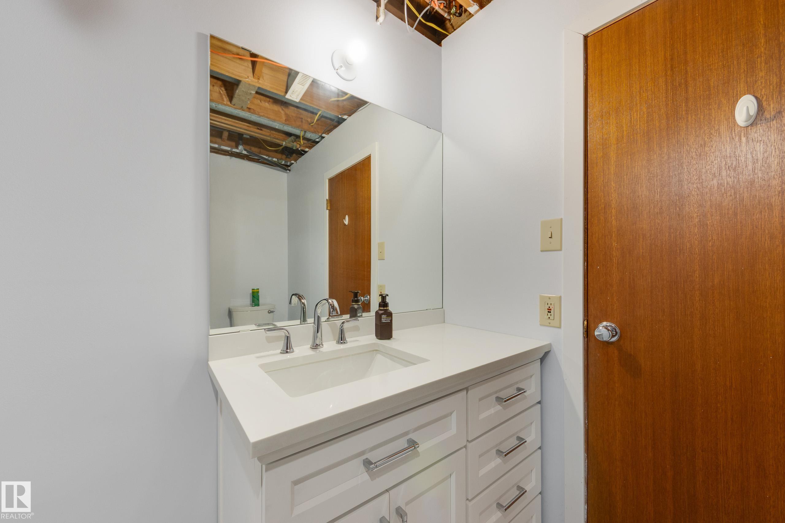 Photo 43 at 15702 89a Avenue NW, Meadowlark Park, Edmonton