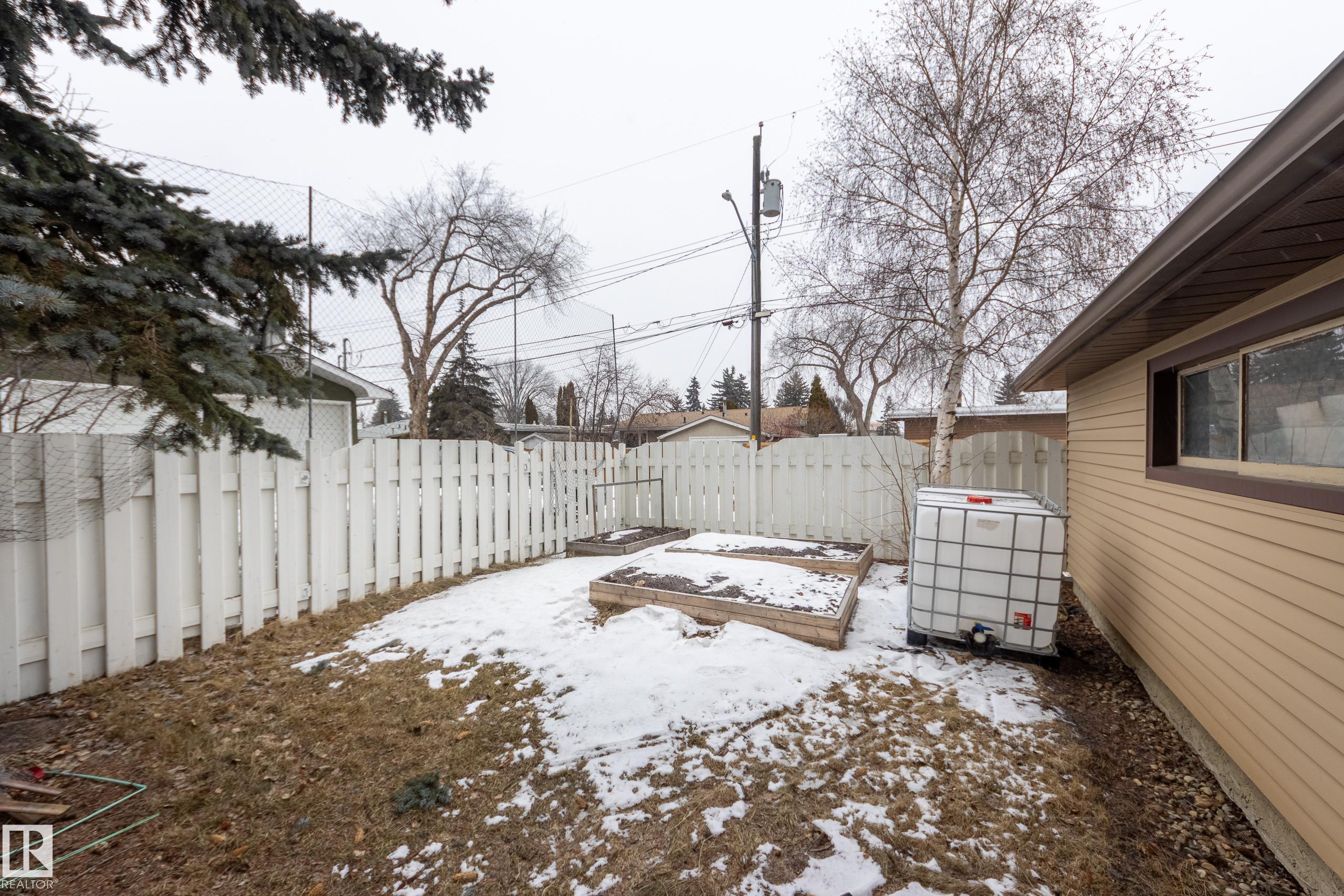 Photo 51 at 15702 89a Avenue NW, Meadowlark Park, Edmonton