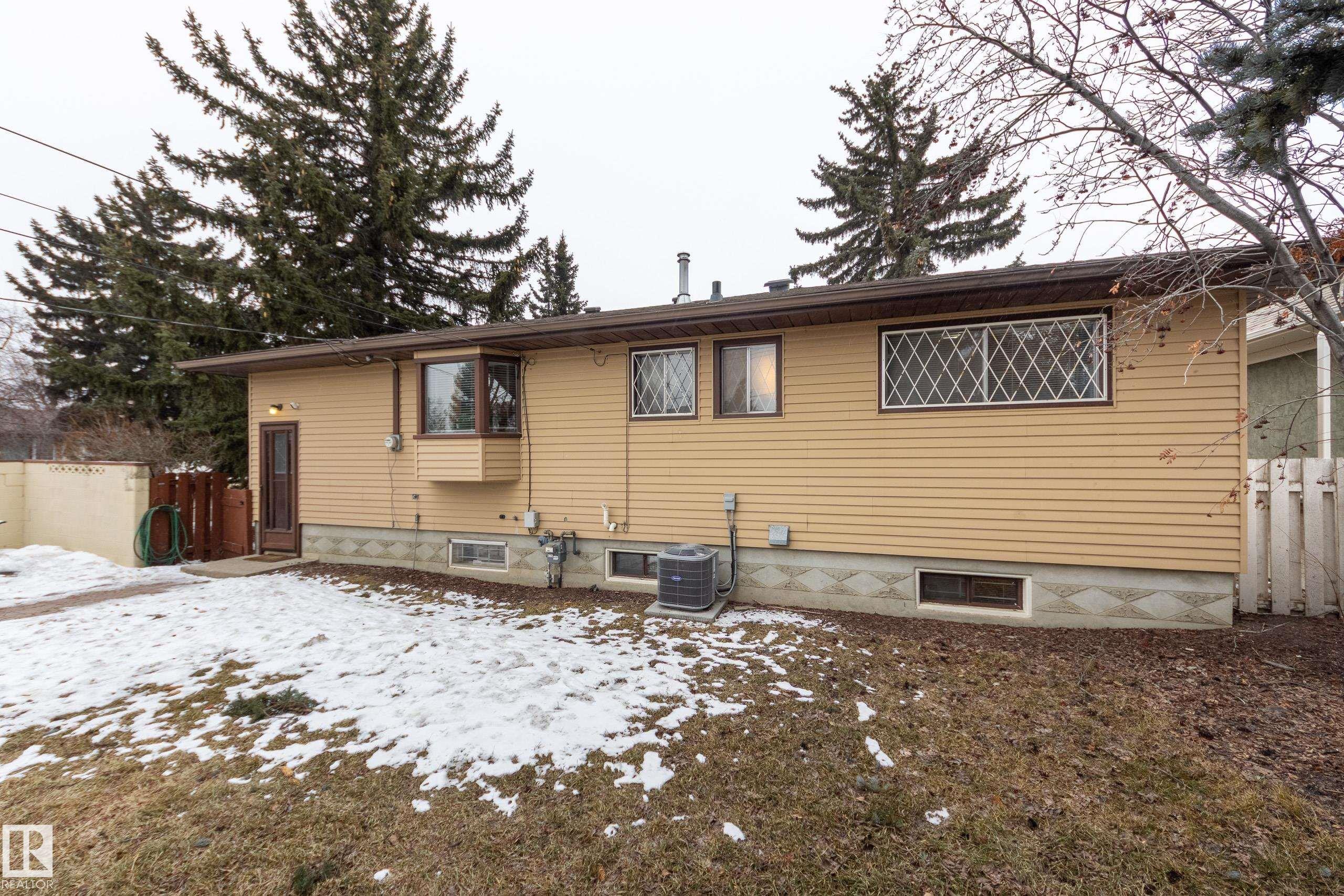 Photo 53 at 15702 89a Avenue NW, Meadowlark Park, Edmonton