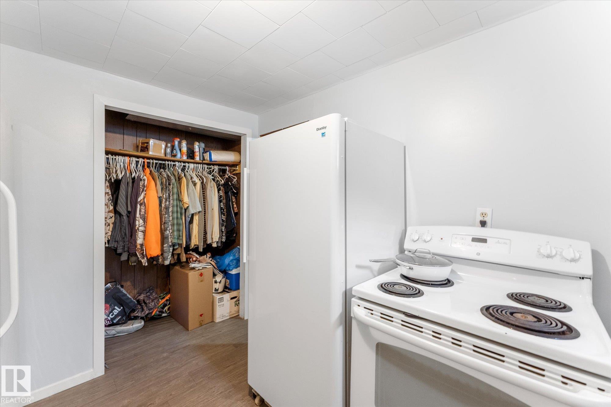 Photo 40 at 4520 54 Avenue, North Telford, Leduc