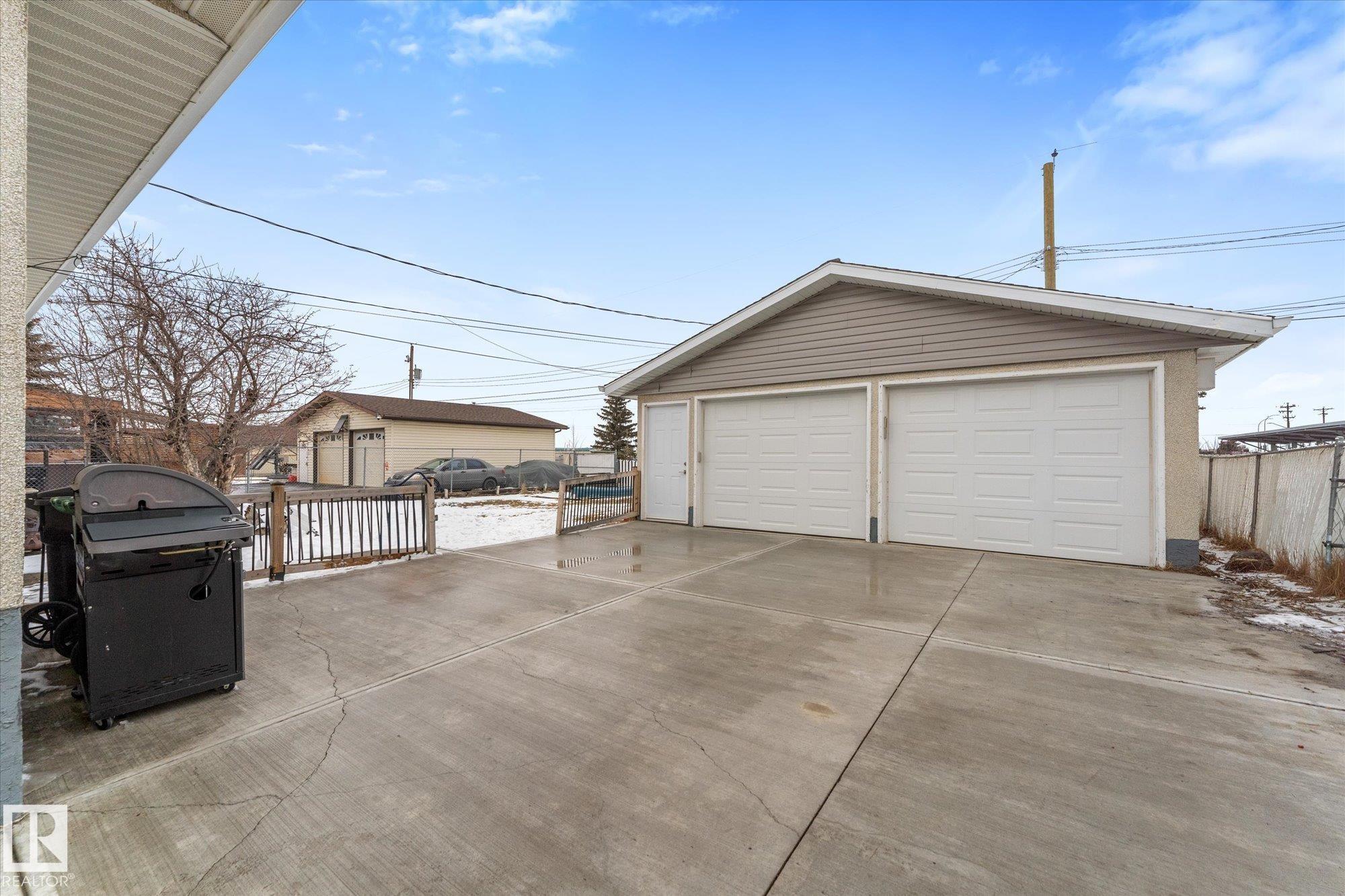 Photo 42 at 4520 54 Avenue, North Telford, Leduc