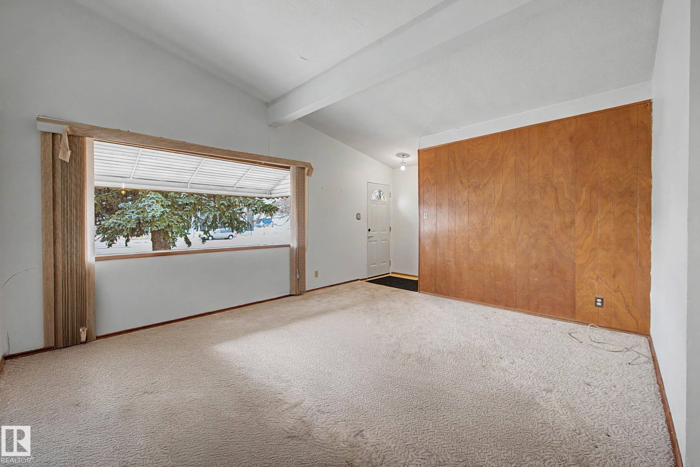 Photo 5 at 13041 82 Street NW, Balwin, Edmonton