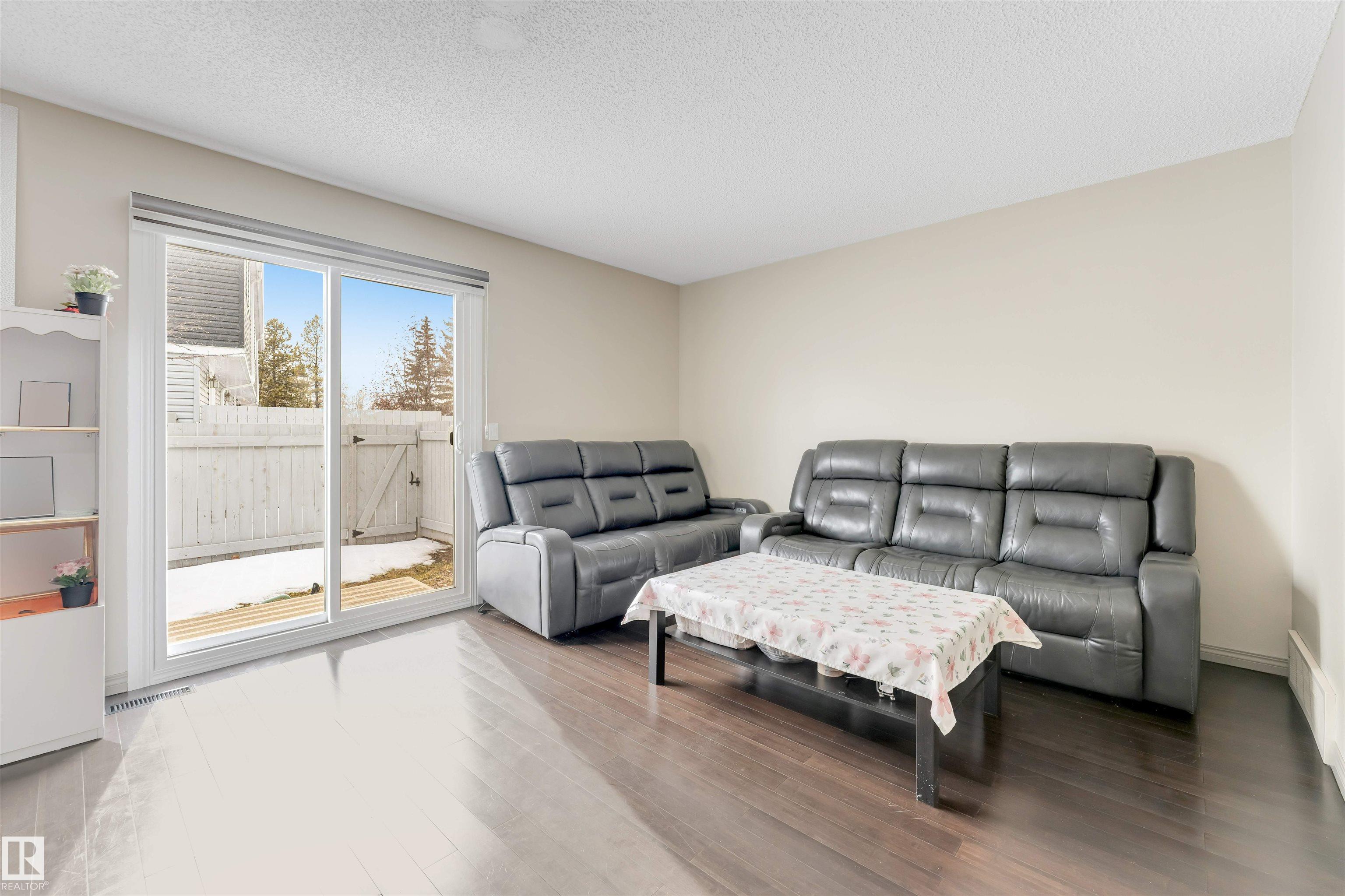 Photo 10 at 37 - 1411 Mill Woods Road E NW, Crawford Plains, Edmonton