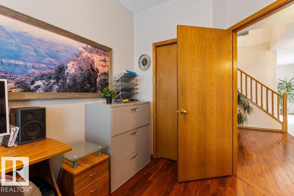 Photo 6 at 4344 28a Street NW, Larkspur, Edmonton