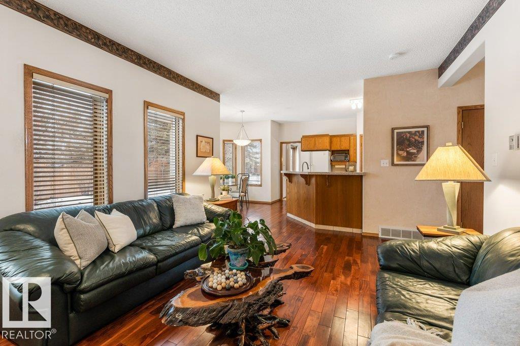 Photo 9 at 4344 28a Street NW, Larkspur, Edmonton