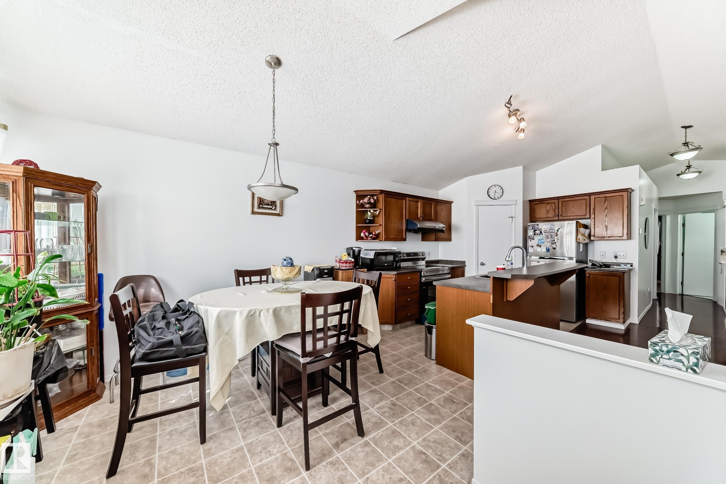 Photo 11 at 15112 139 Street NW, Cumberland, Edmonton
