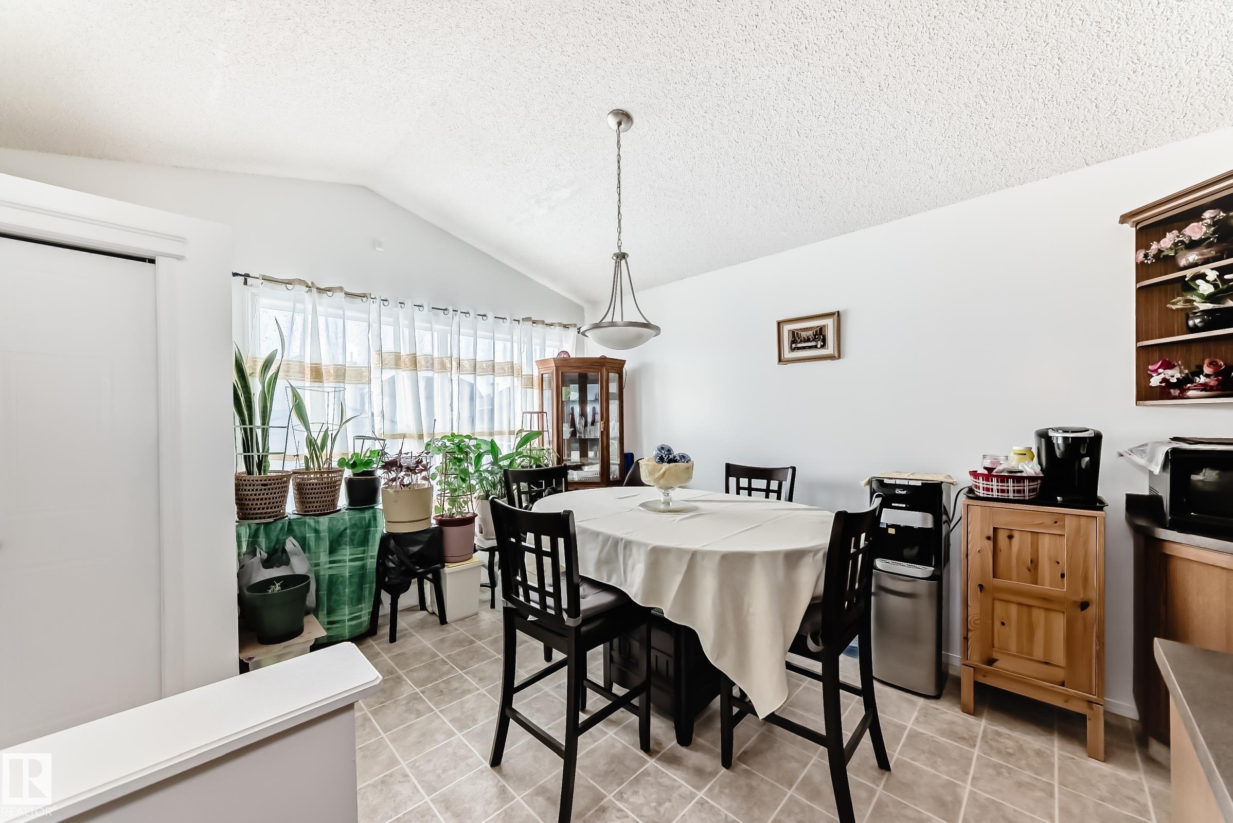 Photo 14 at 15112 139 Street NW, Cumberland, Edmonton