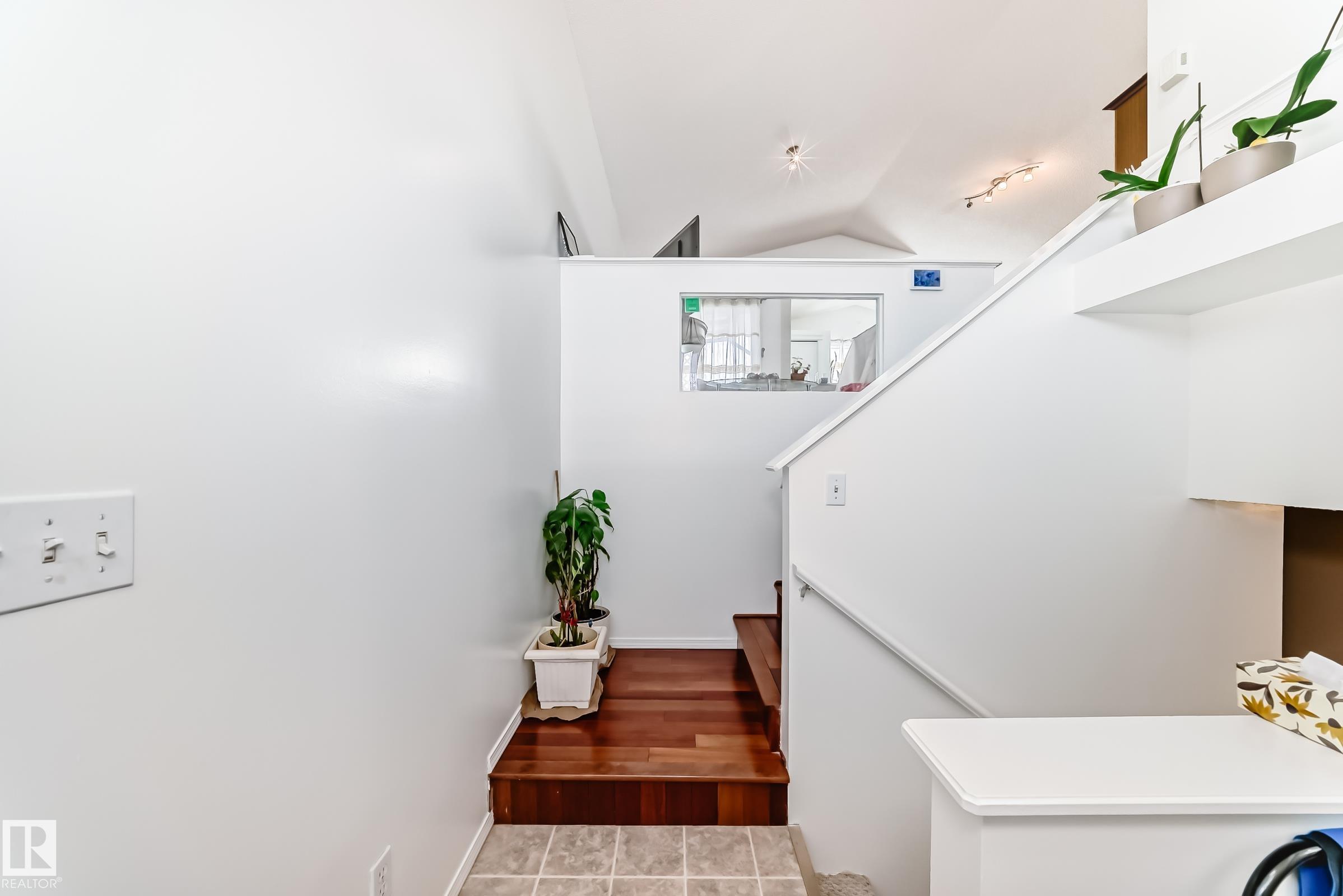 Photo 6 at 15112 139 Street NW, Cumberland, Edmonton