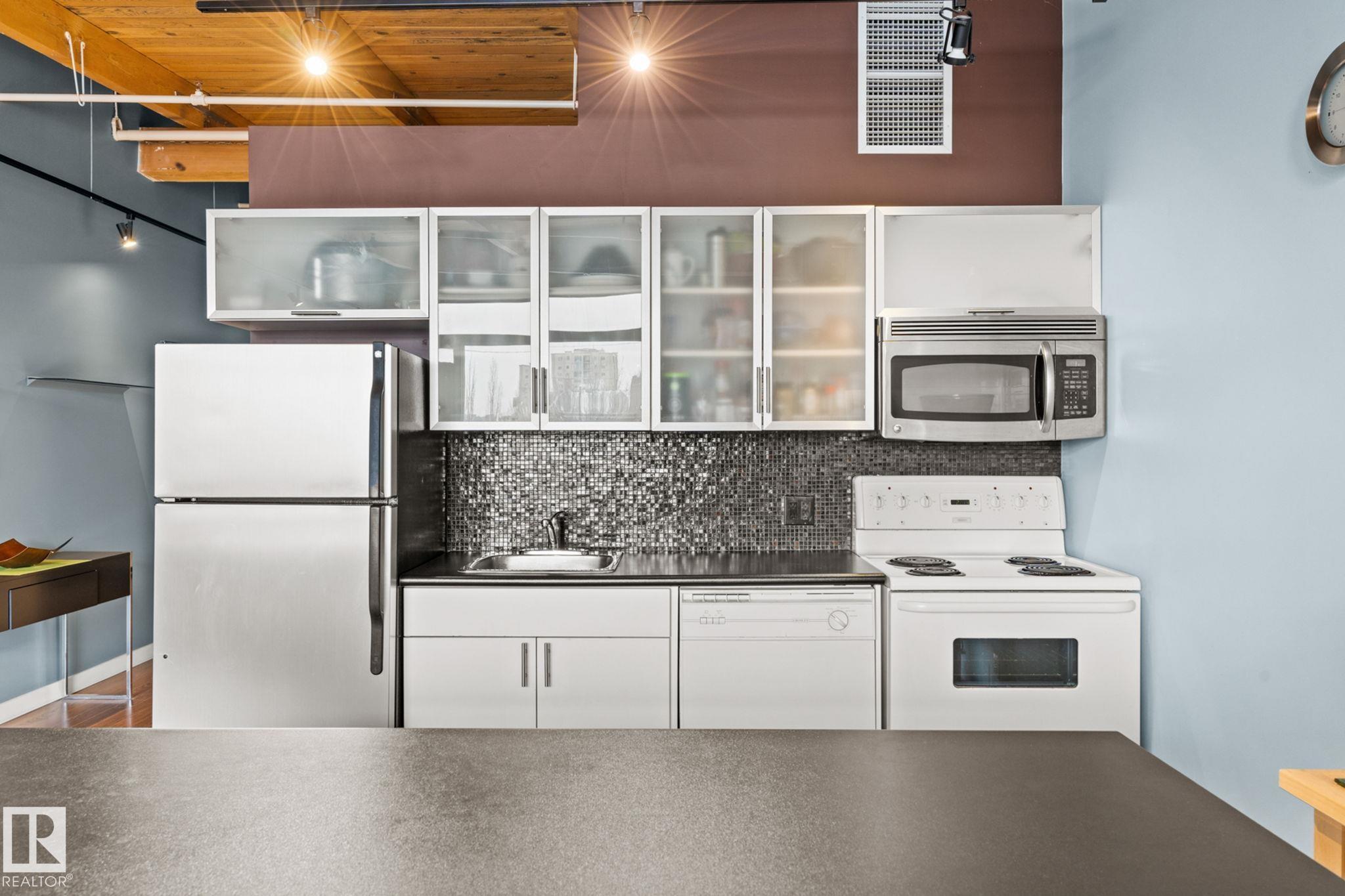 Photo 10 at 213 - 10309 107 Street NW, Downtown, Edmonton