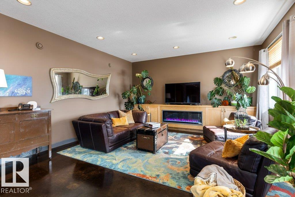 Photo 18 at 3335 32 Avenue NW, Silver Berry, Edmonton