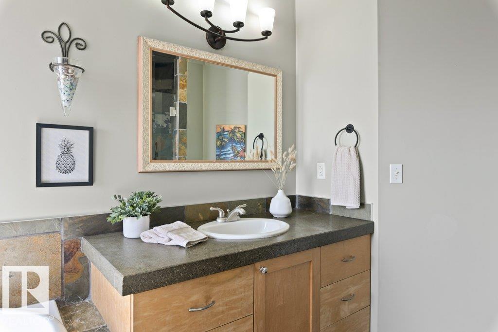 Photo 31 at 3335 32 Avenue NW, Silver Berry, Edmonton