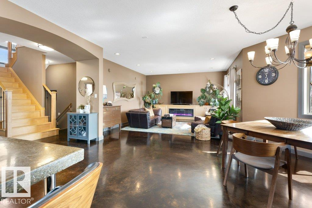 Photo 9 at 3335 32 Avenue NW, Silver Berry, Edmonton