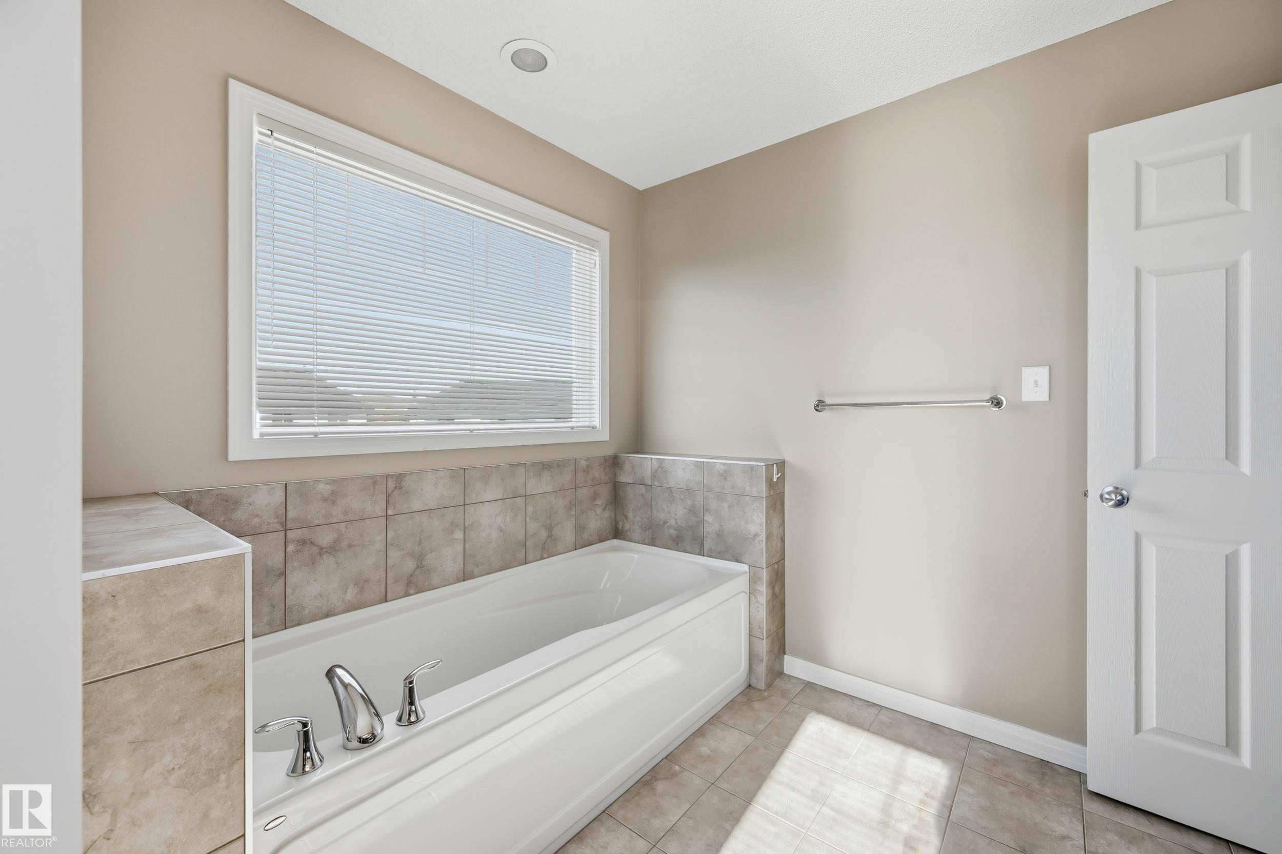 Photo 35 at 3552 Claxton Crescent SW, Chappelle Area, Edmonton