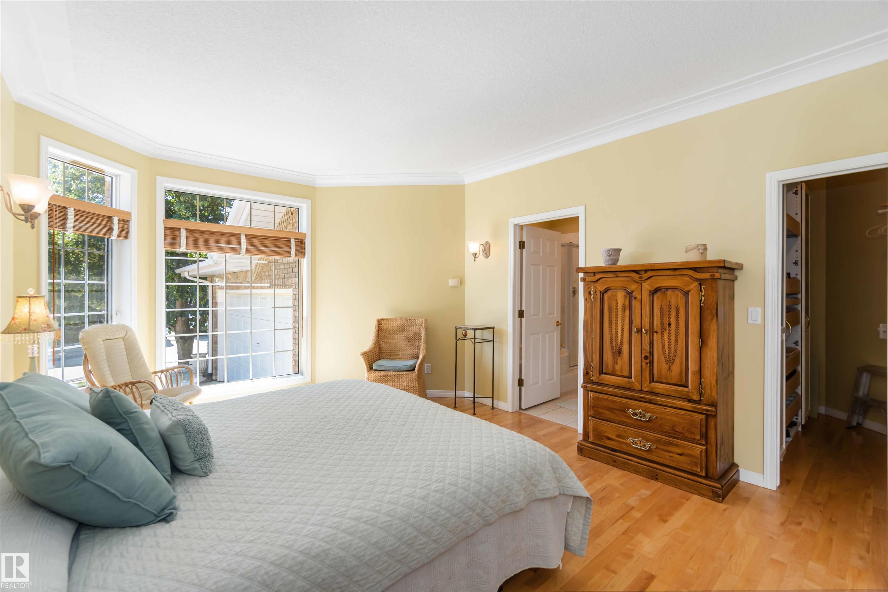 Photo 12 at 8 Butterworth point(e) NW, Bulyea Heights, Edmonton