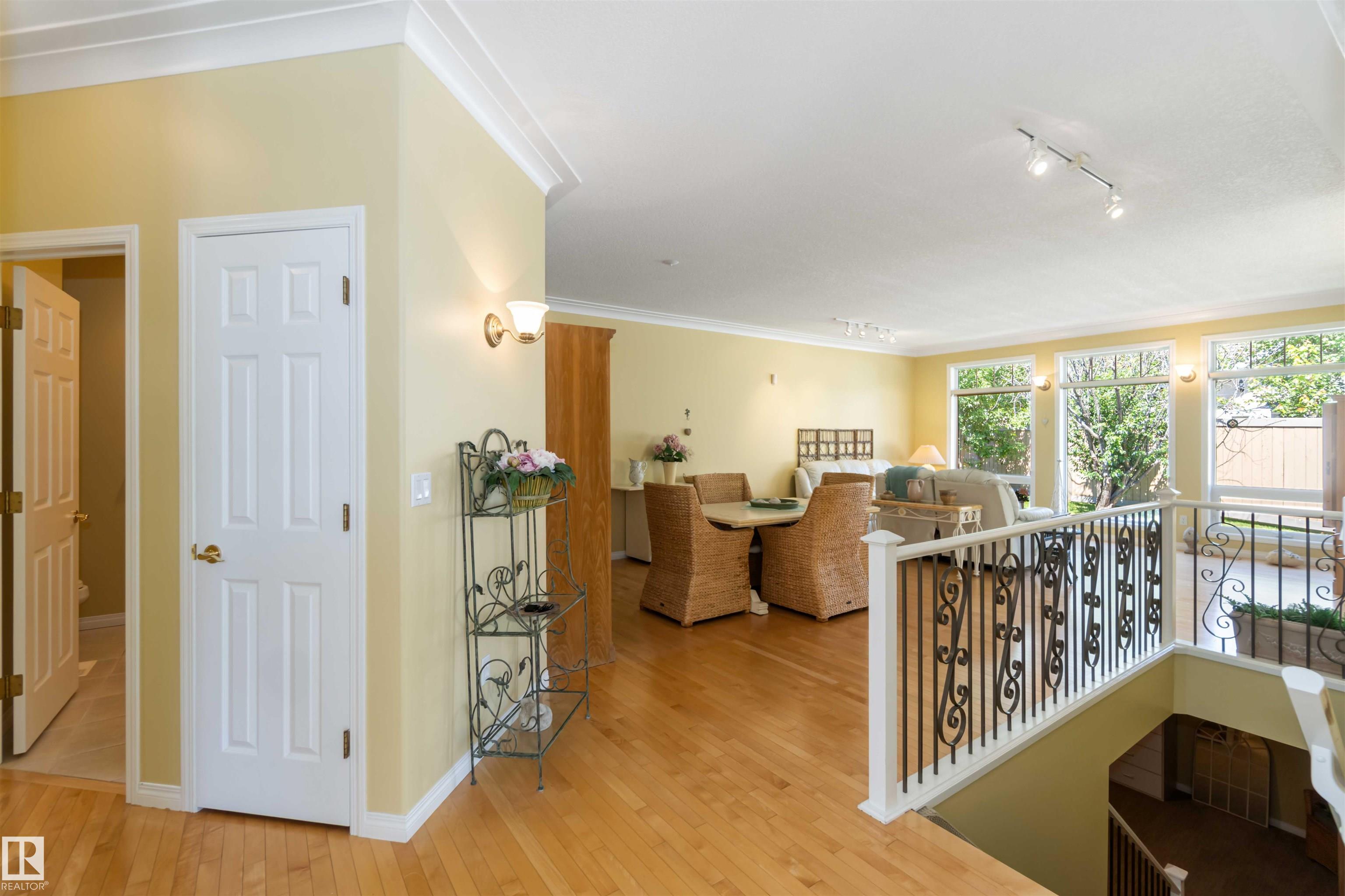 Photo 17 at 8 Butterworth point(e) NW, Bulyea Heights, Edmonton