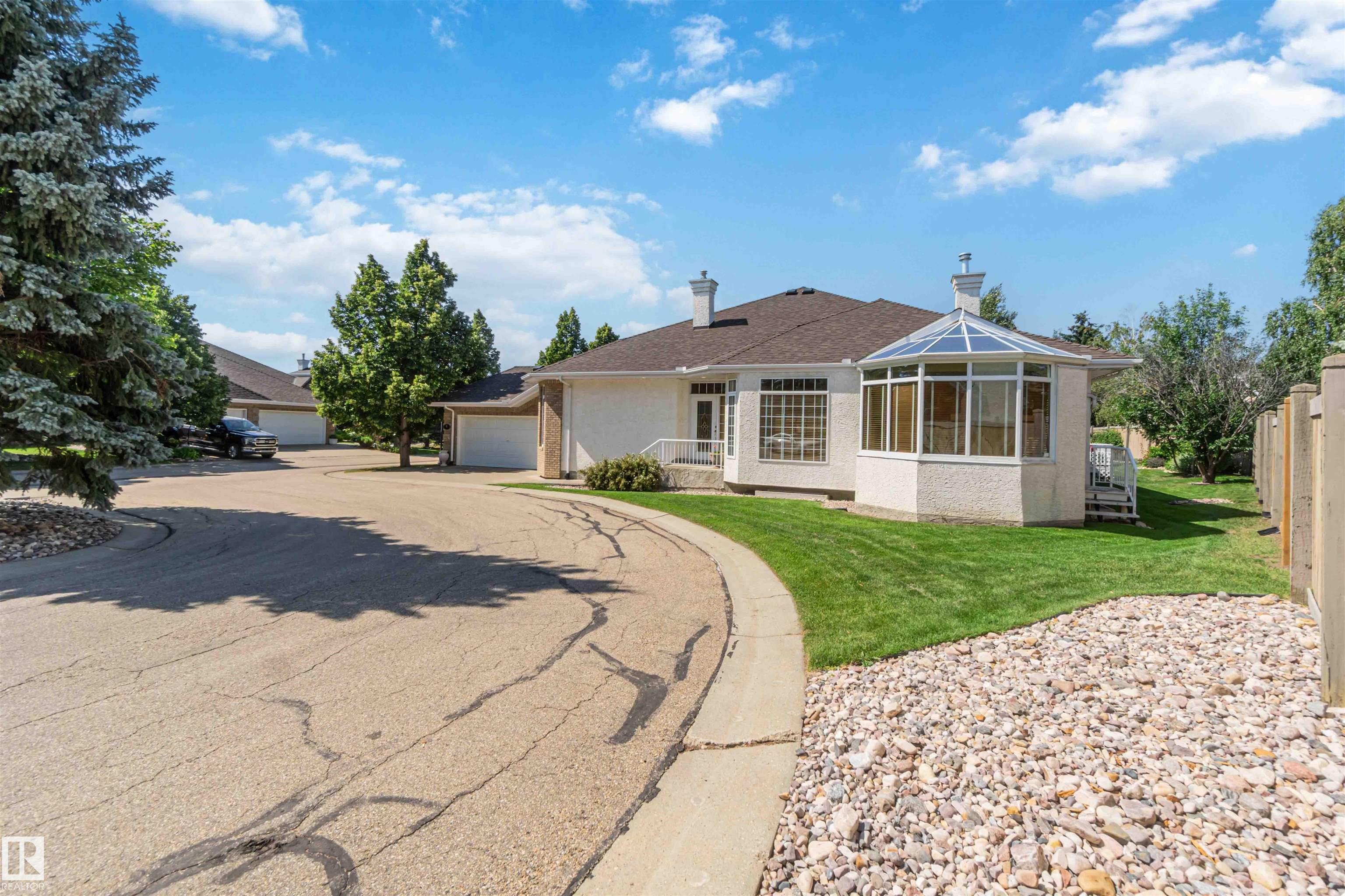 8 Butterworth point(e) NW, Bulyea Heights, Edmonton