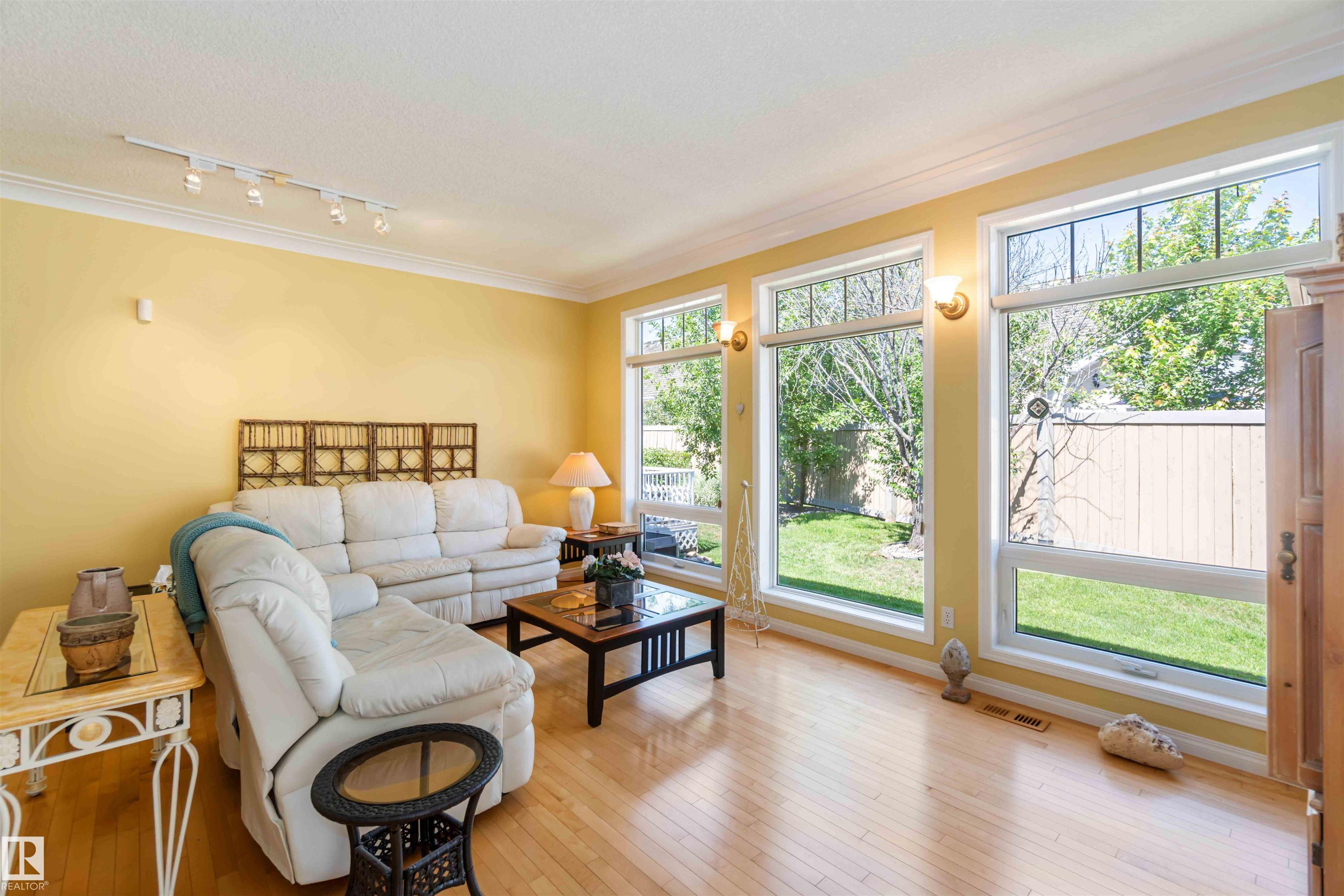 Photo 21 at 8 Butterworth point(e) NW, Bulyea Heights, Edmonton