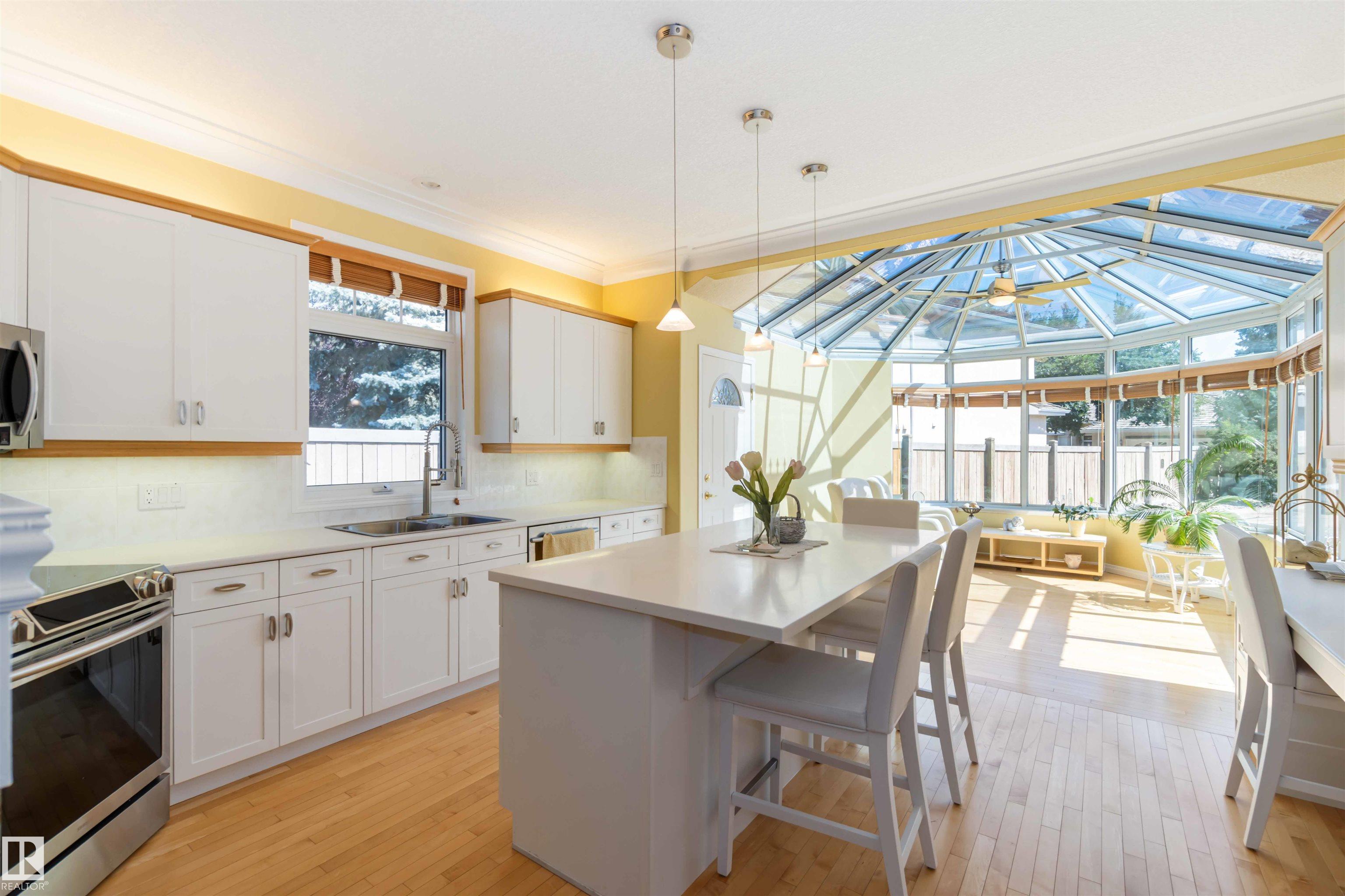 Photo 24 at 8 Butterworth point(e) NW, Bulyea Heights, Edmonton