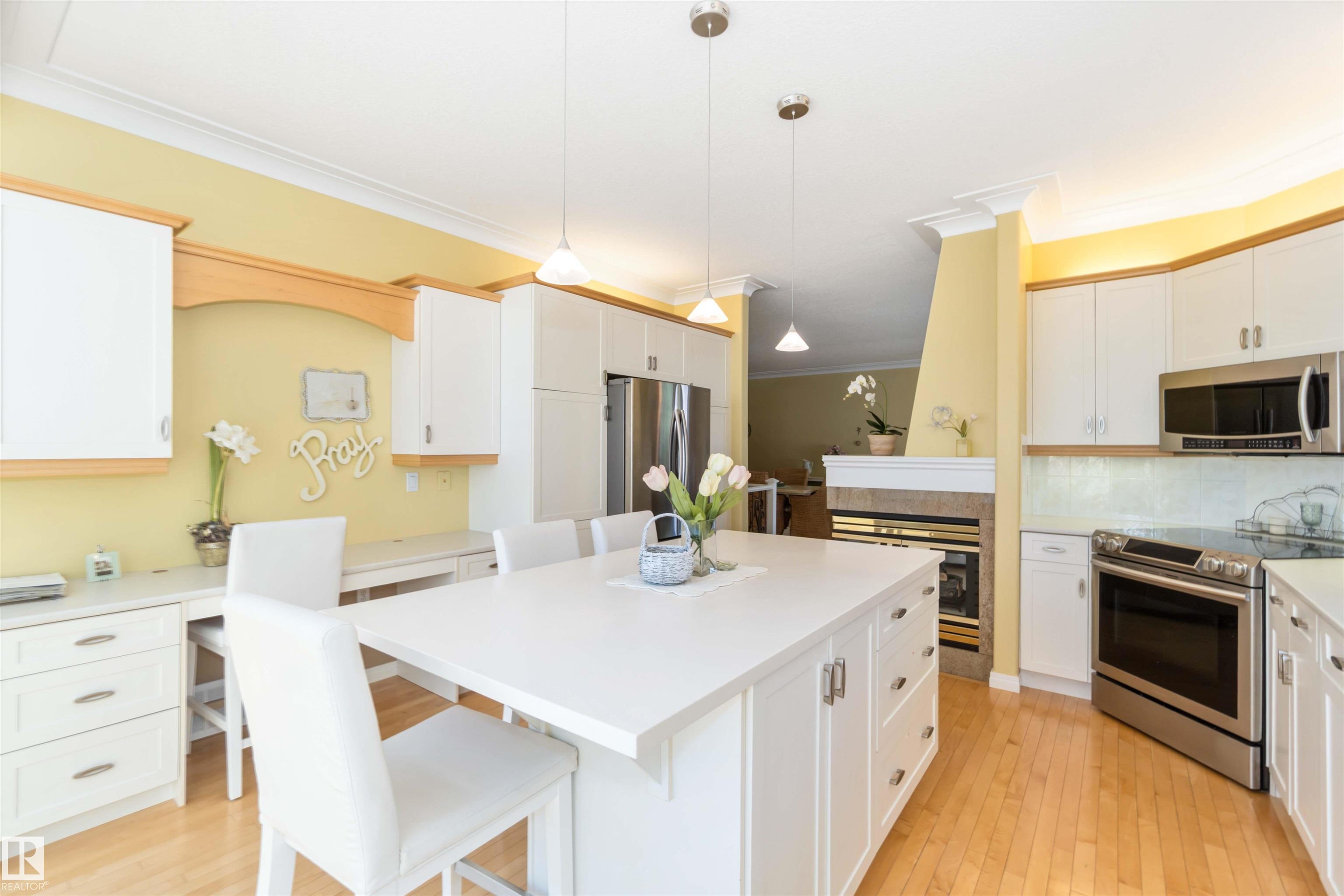 Photo 25 at 8 Butterworth point(e) NW, Bulyea Heights, Edmonton