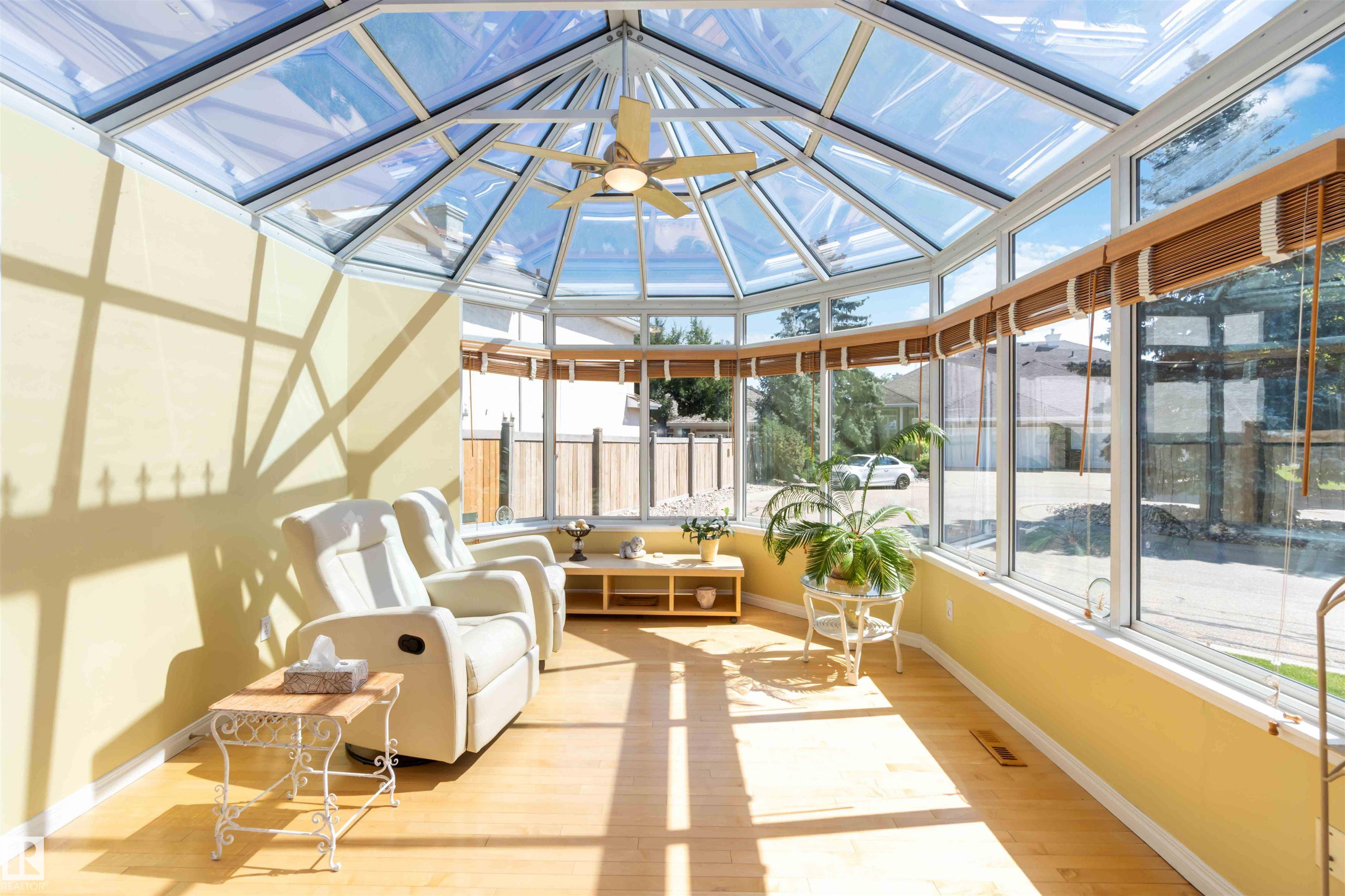 Photo 28 at 8 Butterworth point(e) NW, Bulyea Heights, Edmonton