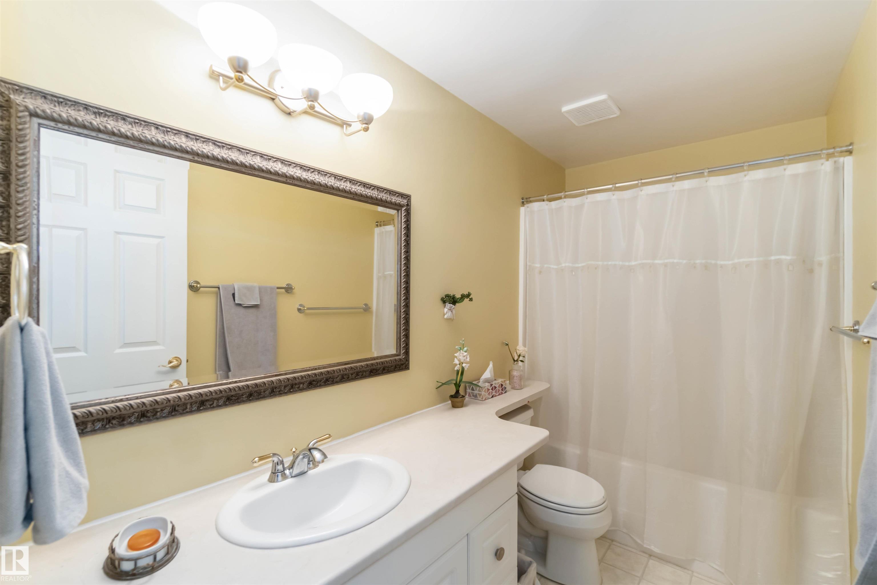 Photo 45 at 8 Butterworth point(e) NW, Bulyea Heights, Edmonton