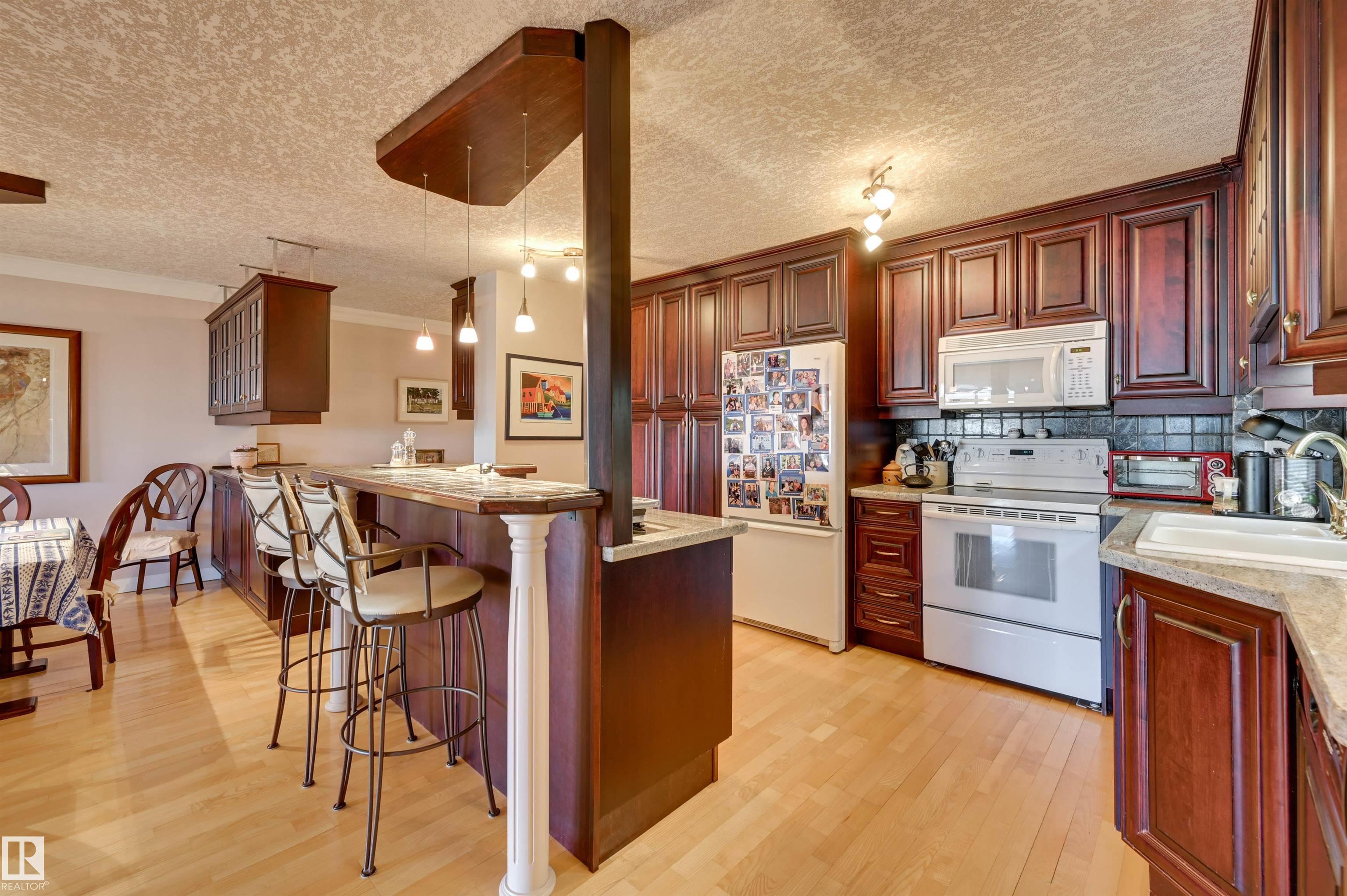 Photo 12 at 1102 - 11503 100 Avenue NW, Wîhkwêntôwin, Edmonton