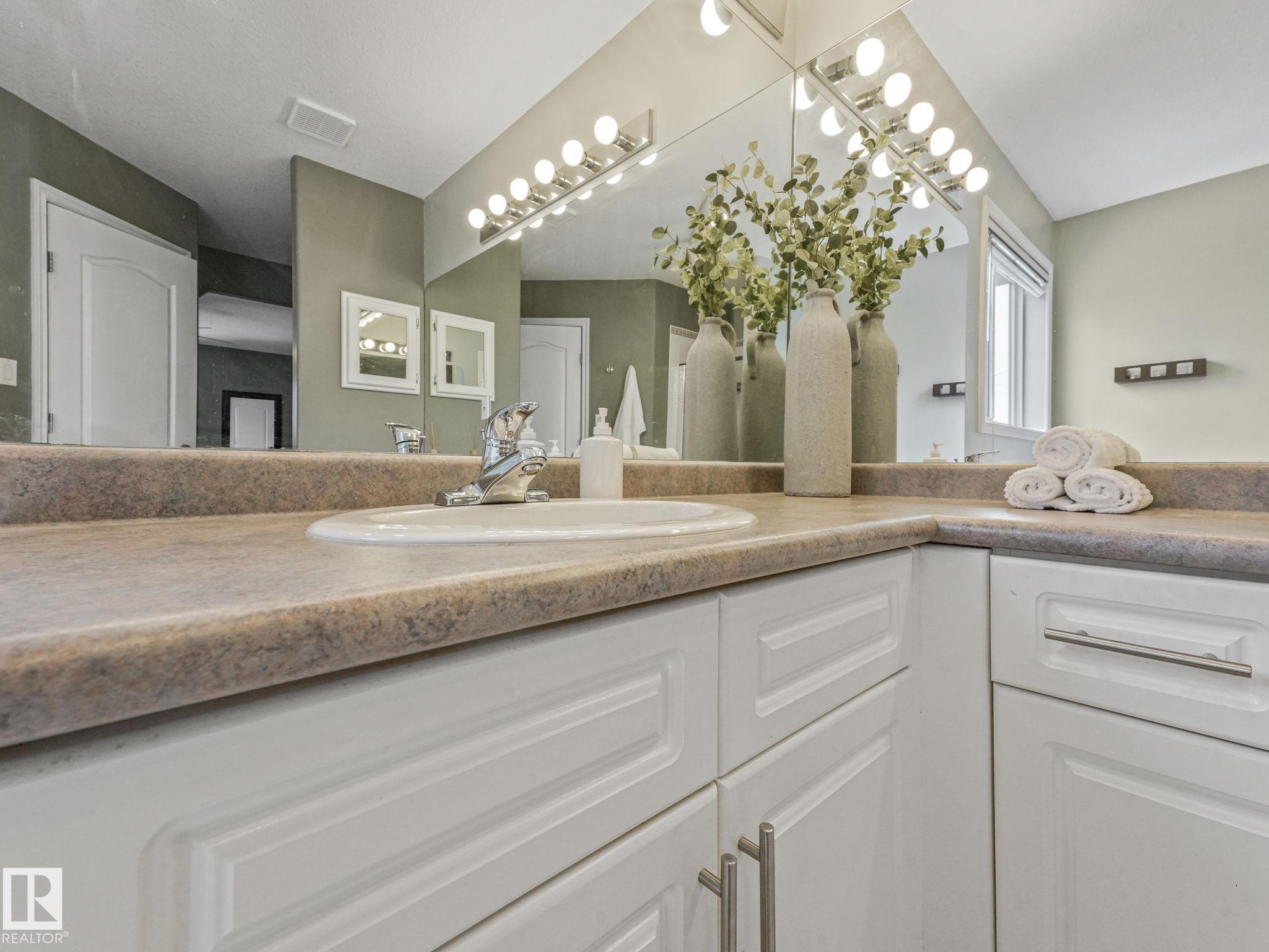 Photo 51 at 71 Rue Bouchard, Coloniale Estates, Beaumont