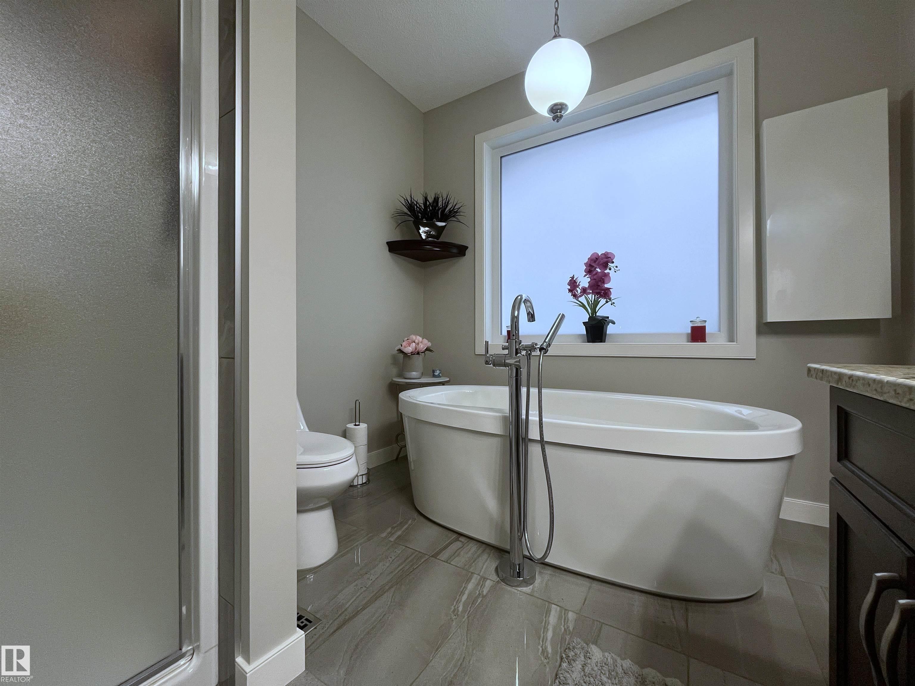 Photo 23 at 8504 216 Street NW, Rosenthal, Edmonton